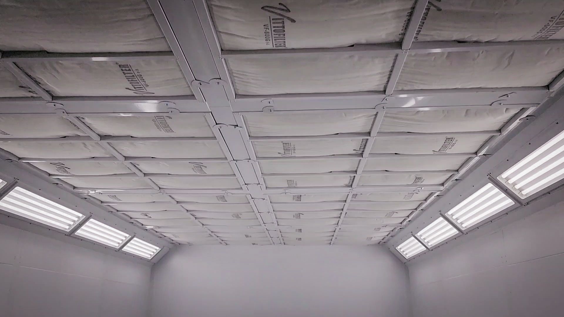 новое оборудование в мастерских колледжа бронниц, Автомобильно-дорожный колледж в бронницах, подготовка колледжа к новому учебному году ,окрасочно-сушильная камера в бронницком колледже ,