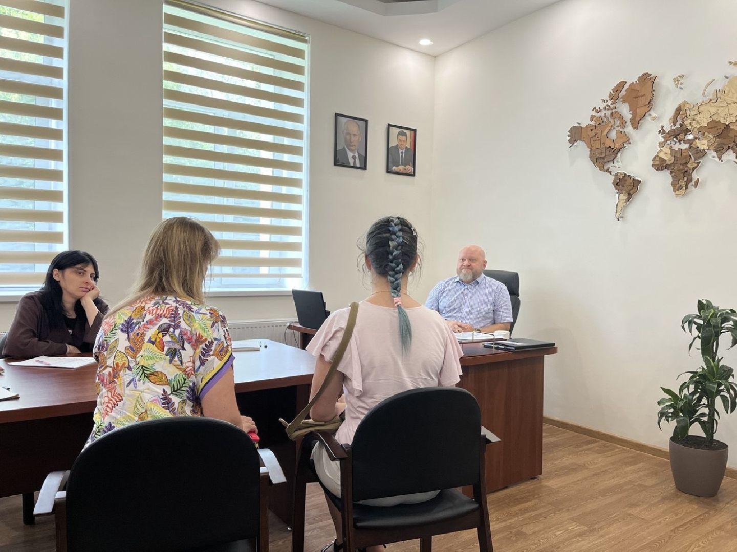 чехов, чеховская больница, поликлиника на улице пионерская 4, главный врач Андрей Попов, личный прием жителей, изменение графика приема, встречи с жителями, проект навстречу здоровью, дни участковых врачей, диалоги о здоровье, обращения граждан, льготные лекарства, запись к врачам, прикрепление к больнице, целевое обучение,