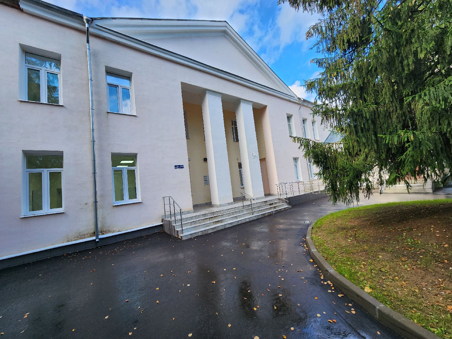 чехов, чеховская больница, поликлиника на улице пионерская 4, главный врач Андрей Попов, личный прием жителей, изменение графика приема, встречи с жителями, проект навстречу здоровью, дни участковых врачей, диалоги о здоровье, обращения граждан, льготные лекарства, запись к врачам, прикрепление к больнице, целевое обучение,