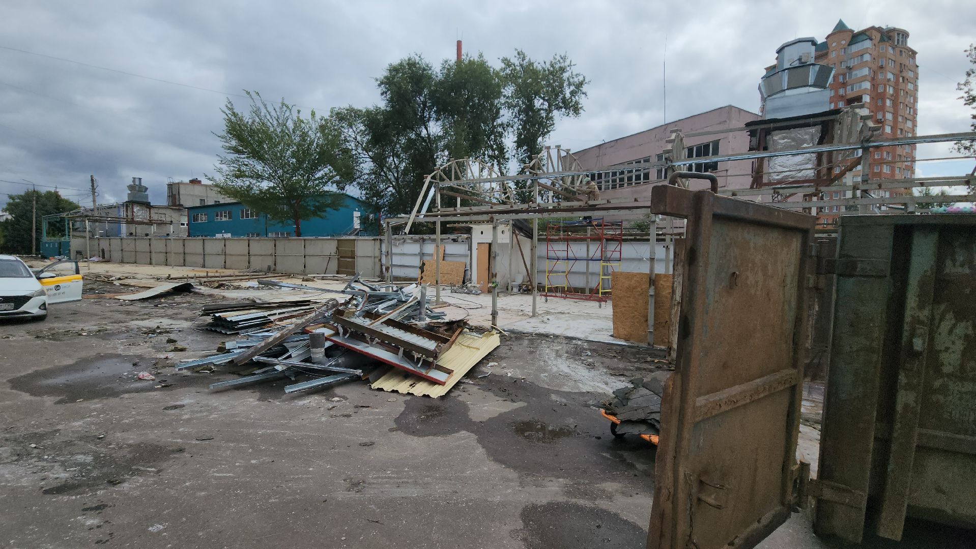 серпухов, торговые ряды труба в серпухове, демонтаж рынка труба в серпухове, улица водонапорная,