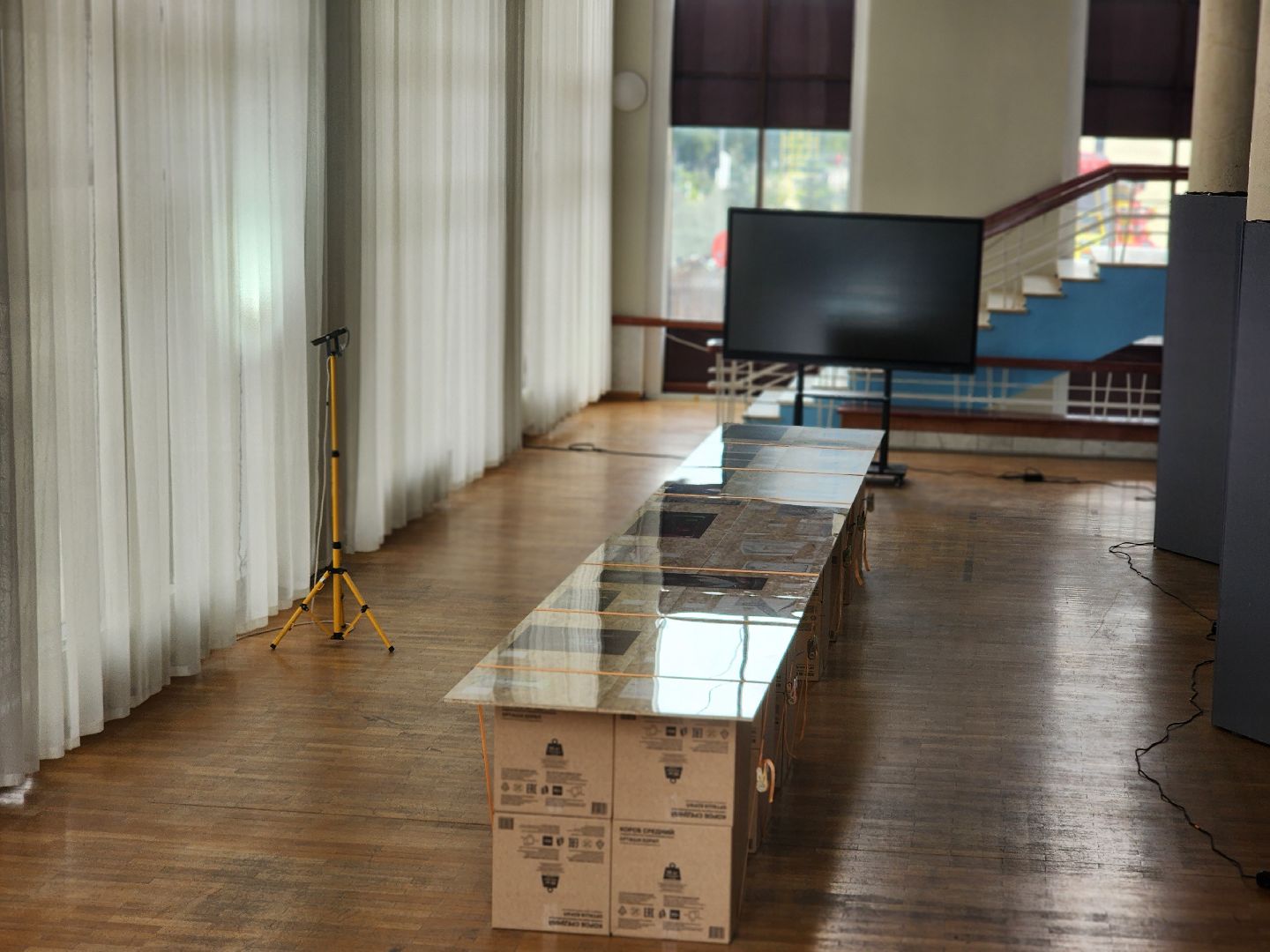 королёв, выстава в центральном дворце культуры имени калинина, выставка 6 26 в королеве, художник влад самсонов,