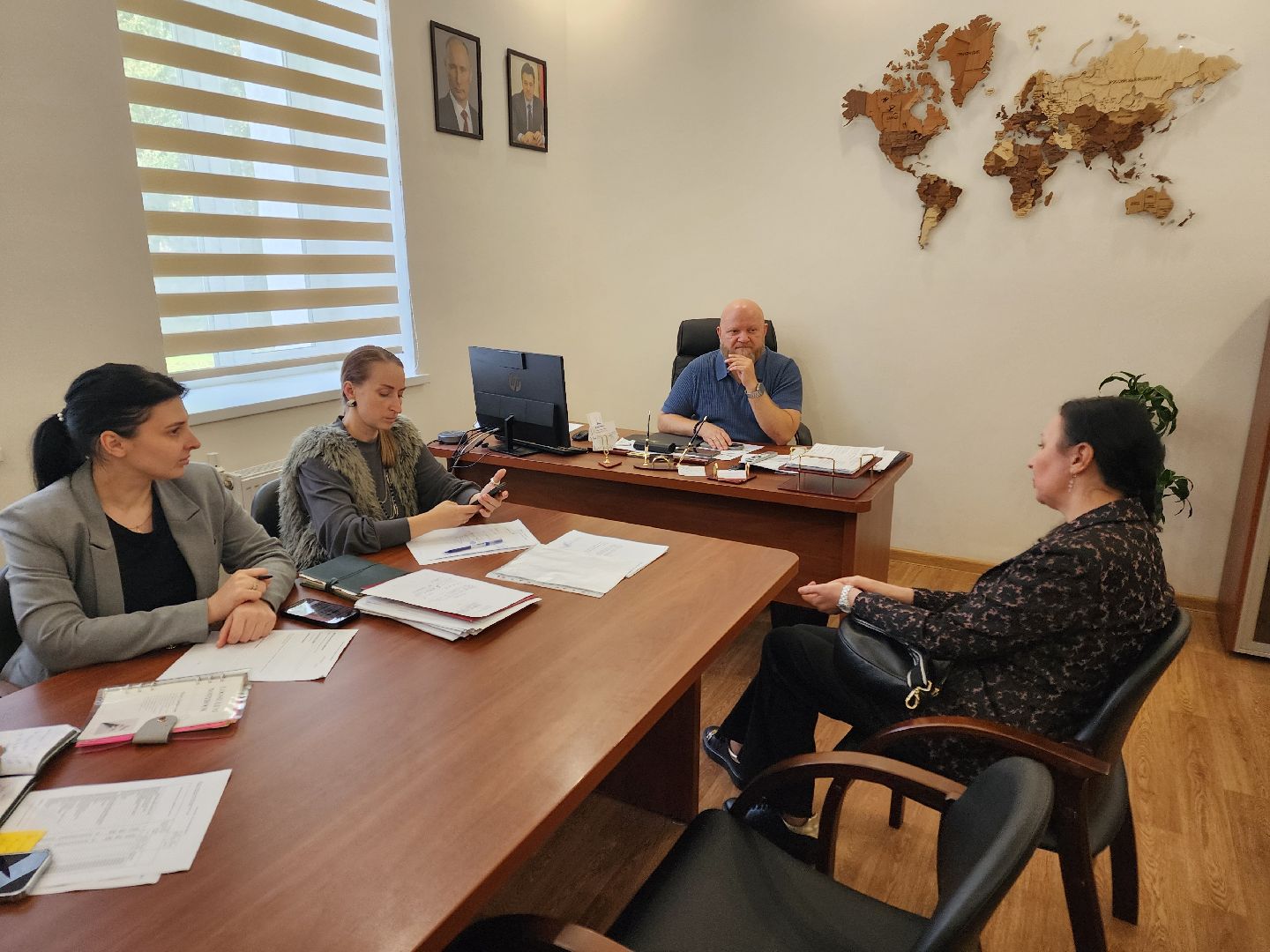 чехов, чеховская больница, главный врач андрей попов, личный прием, вопросы жителей, обращения граждан, льготные лекарства, лекарственная терапия, трудоустройство медиков, логопед, проект навстречу здоровью, диалоги о здоровье, уролог, экспресс-тестирование,  пса,