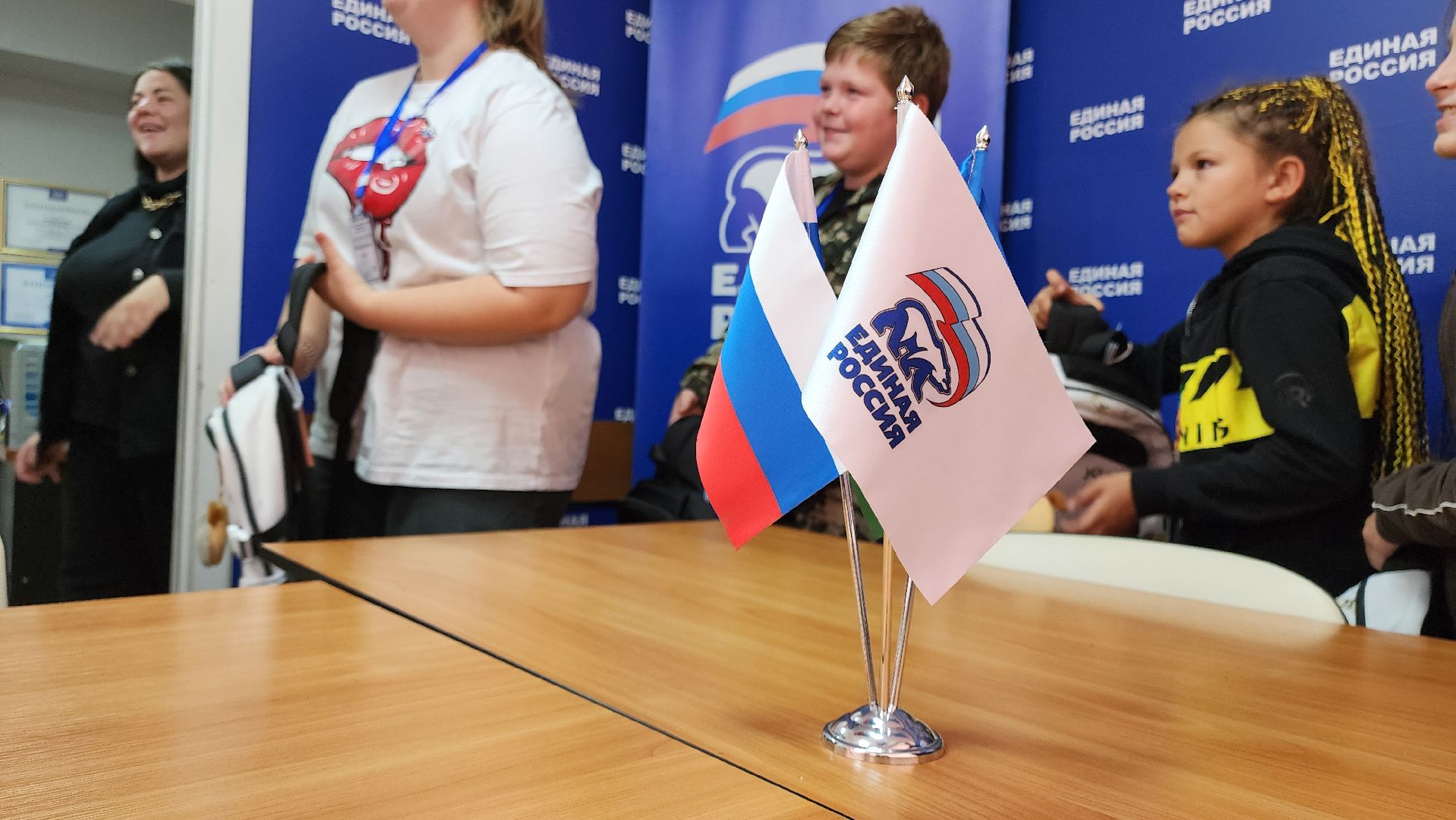 кашира, волонтеры, собери ребёнка в школу, единая россия, благотворительная акция, сво, дети,