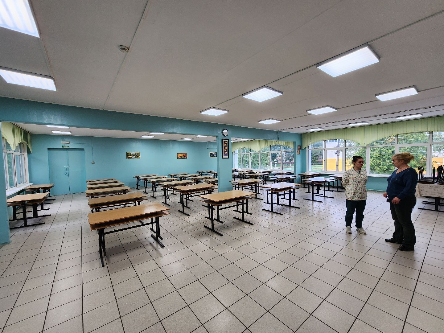 чехов, улица мира 7а, гимназия 7, подготовка к новому учебному году, кабинеты, учебники, книгообеспеченность, меню в столовой, новые блюда, текущий ремонт помещений, уборка, оборудование и мебель,директор гимназии елена рубцова,педагоги и учителя,