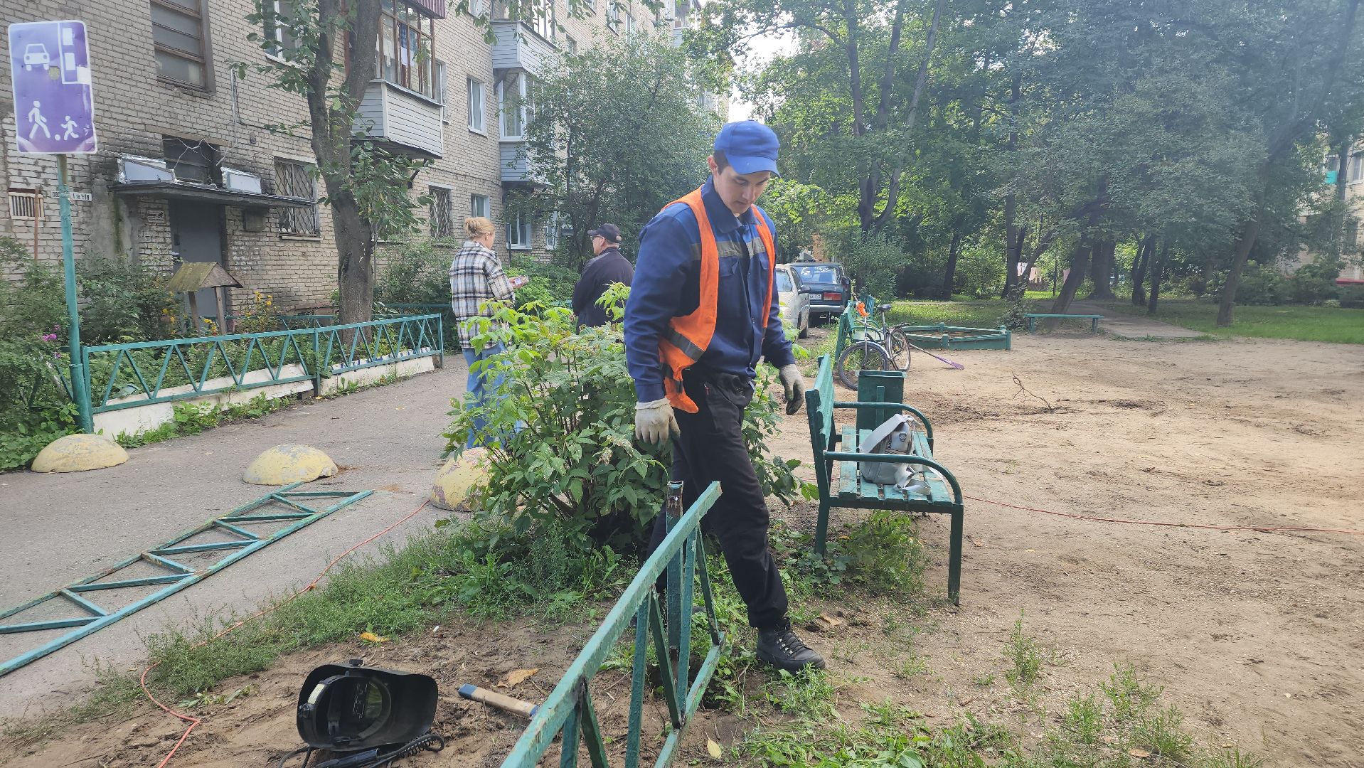 вертикалки, пушкино, коммунальная служба, уборка во дворах, ограждение,сварка,ремонт,комунальная техника,