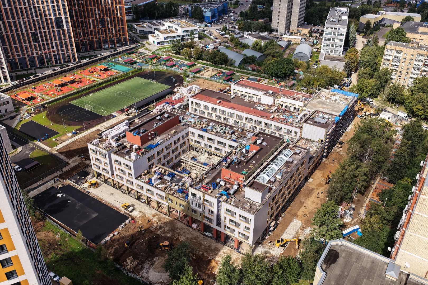 видео с коптера, пристройка к немчиновскому лицею,