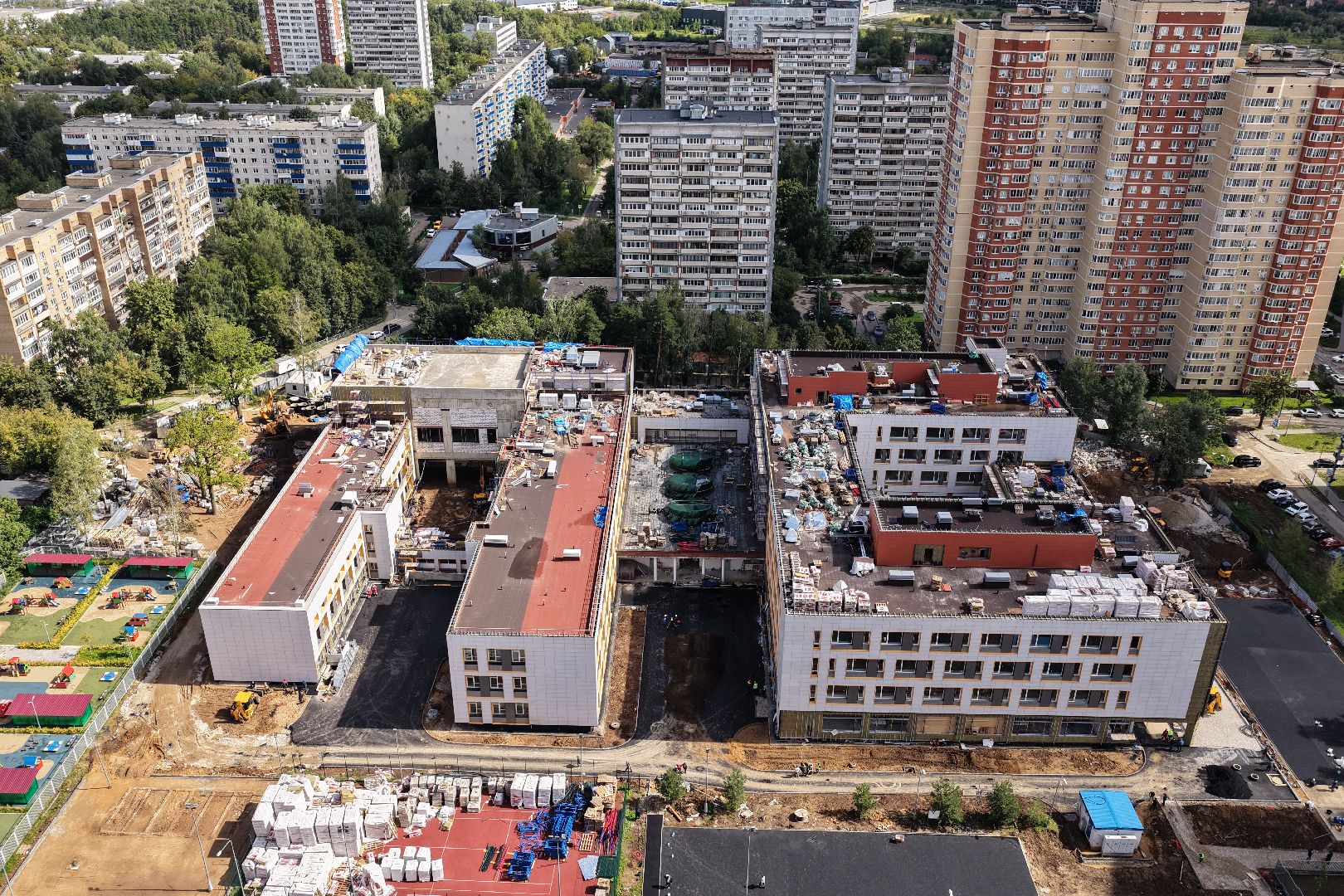 видео с коптера, пристройка к немчиновскому лицею,