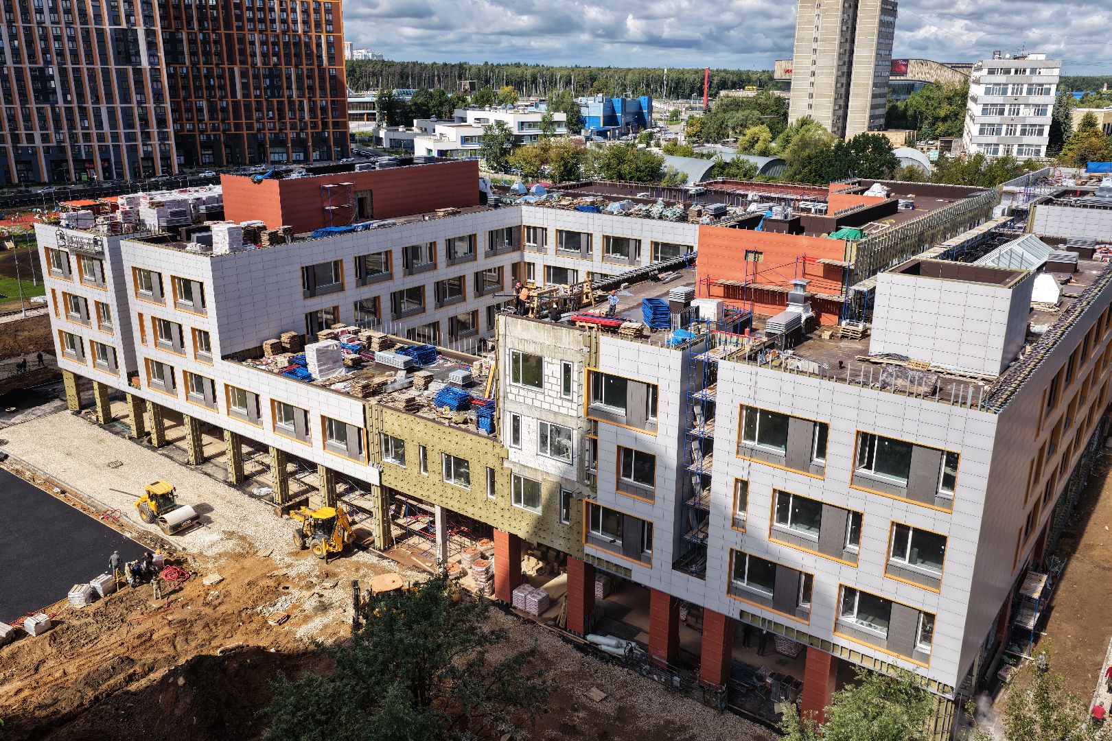 видео с коптера, пристройка к немчиновскому лицею,