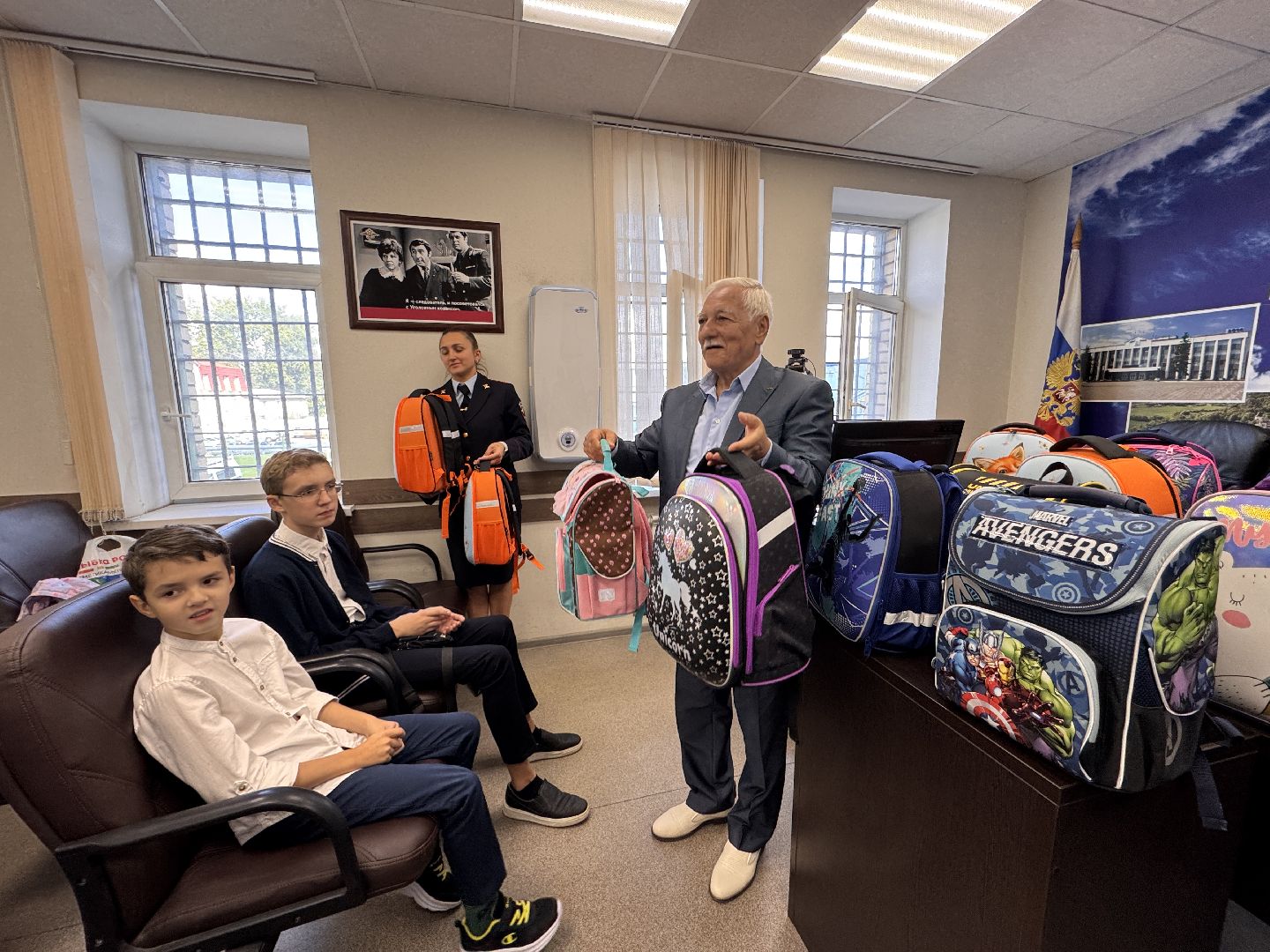 Общественный совет полиции, Одинцовское управление полиции, Портфели детям полицейских,