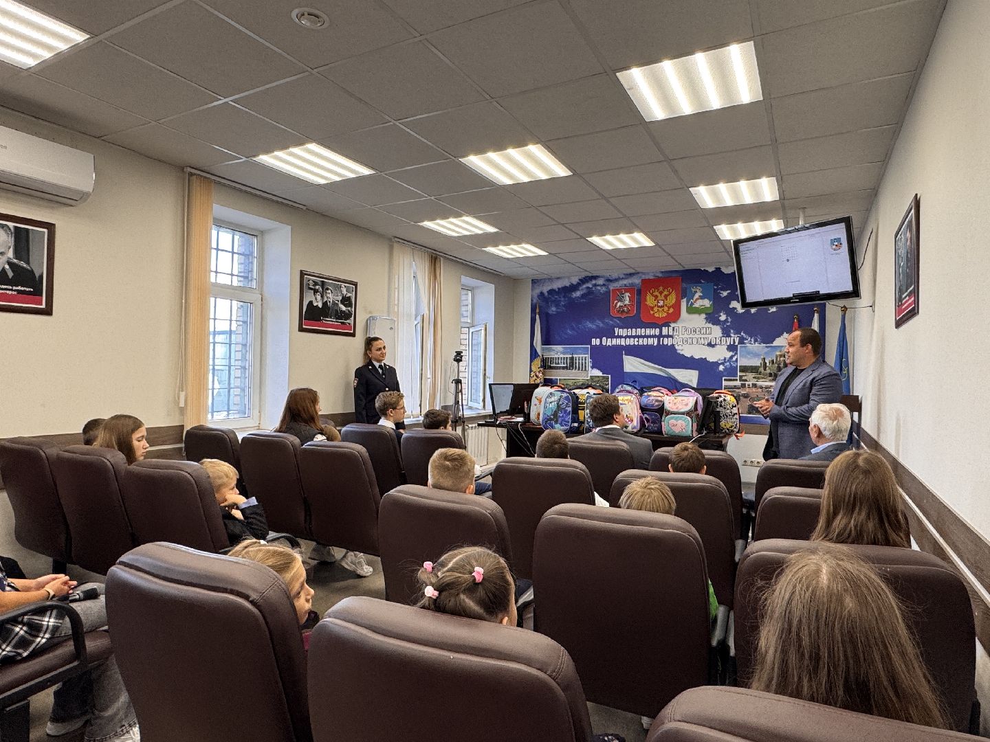 Общественный совет полиции, Одинцовское управление полиции, Портфели детям полицейских,