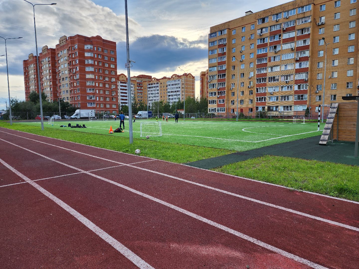жуковский, спорт, открытый стадион, школьный стадион на улице левченко,