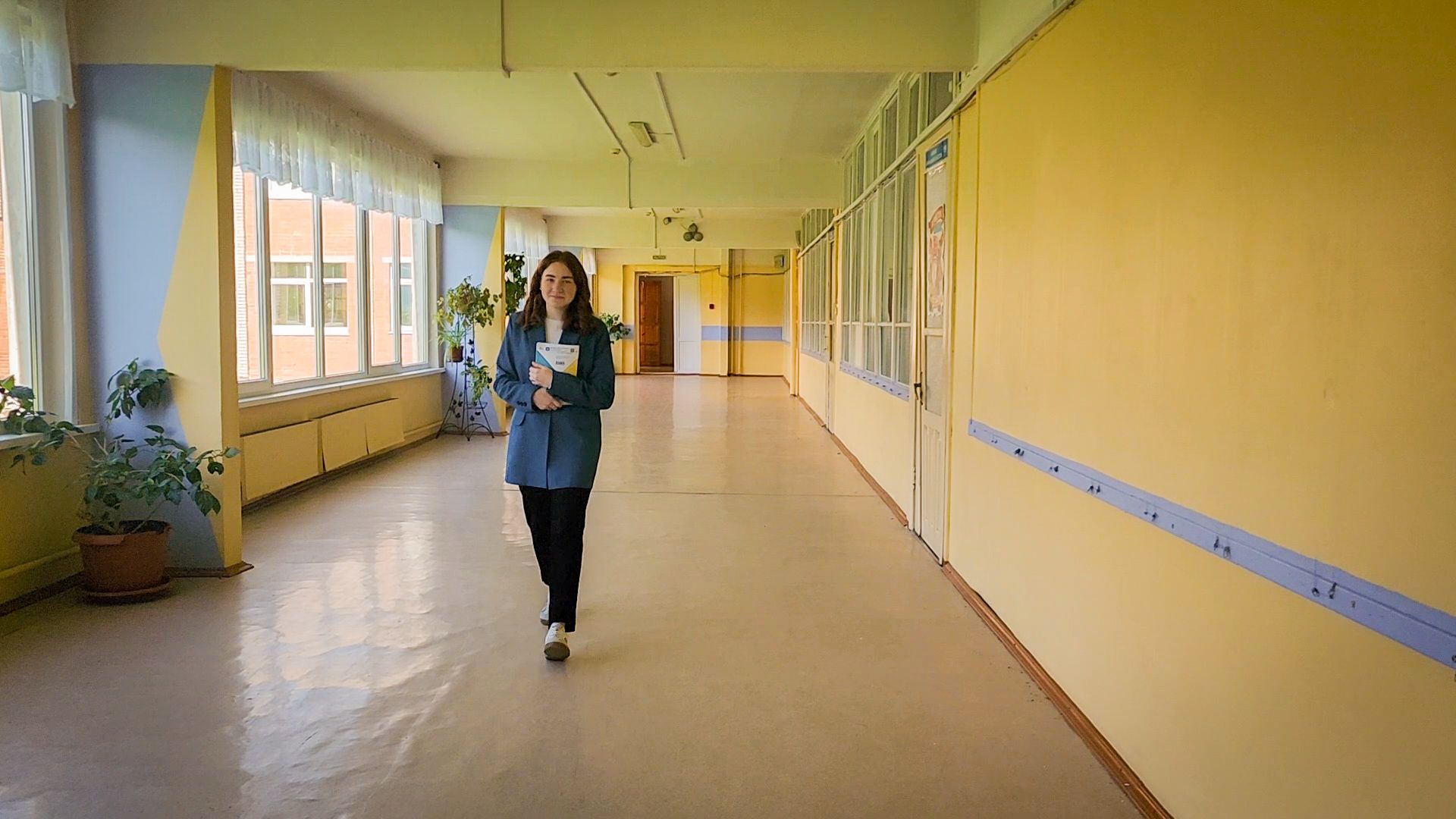 бронницы, новый учитель в школе, новый учитель истории и обществознания , в школе имени Тимофеева новый учитель,