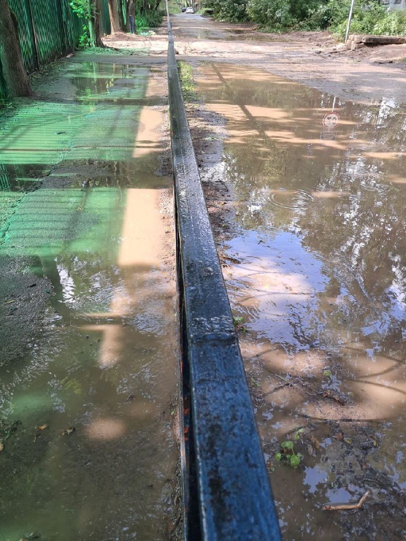 ливневая канализация, дорога, улица, детский сад, дождь,