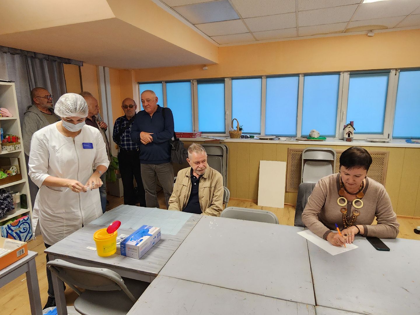 чехов, дворец спорт олимпийский, клуб активное долголетие, встреча жителей с урологом, экспресс тесты пса, скрининг, анализы крови, главврач чеховской больницы, консультации, проект навстречу здоровью,диалоги о здоровье,