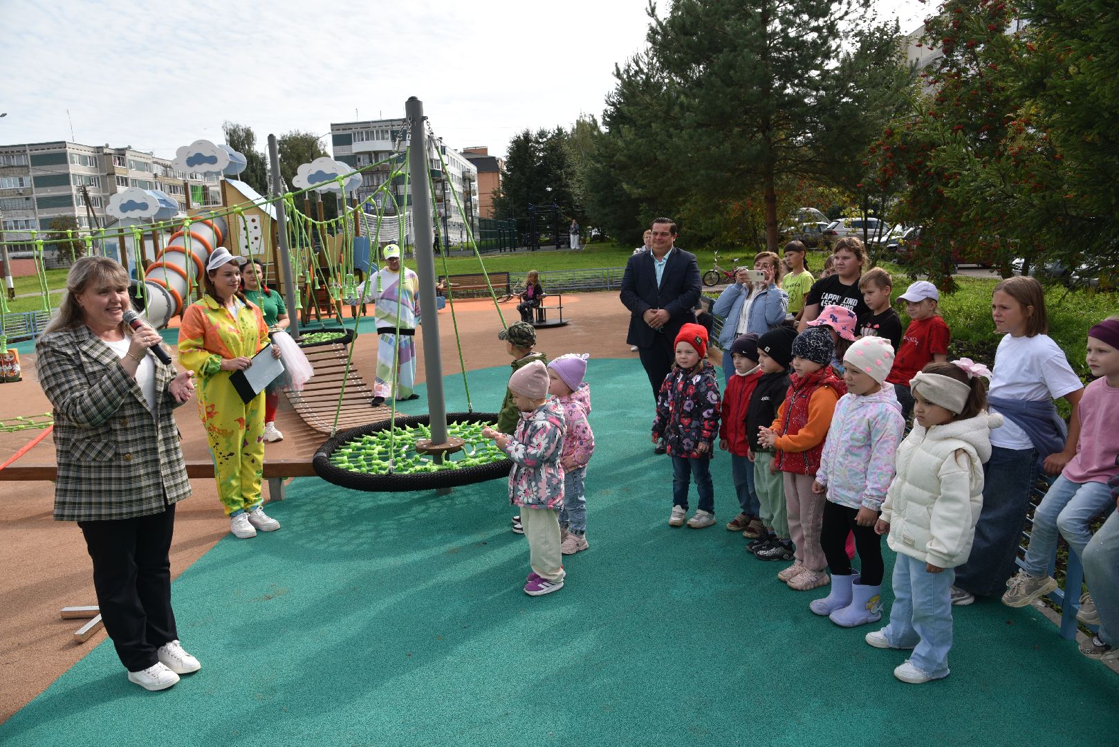 лотошино, благоустройство, формирование комфортной городской среды, детская площадка,