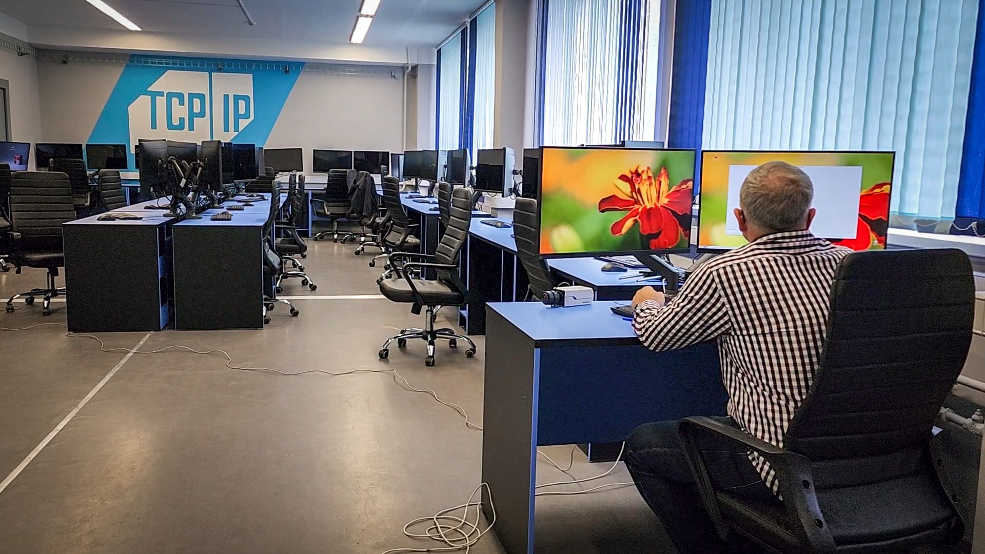 бронницы, автомобильно-дорожный колледж в бронницах, новый компьютерный класс в колледже, it обучение в бронницах , новое оборудование в колледже бронниц,