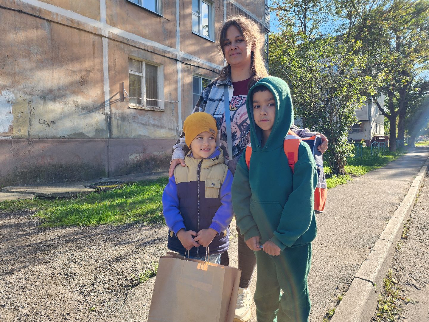 чехов, акция собери ребенка в школу, партия единая россия, депутат госдумы александр коган, помощь многодетным семьям, помощь семьям участников сво, материальная поддержка, школьные принадлежности, рюкзаки, подарки, игрушки, подготовка к новому учебному году, благотворительность,