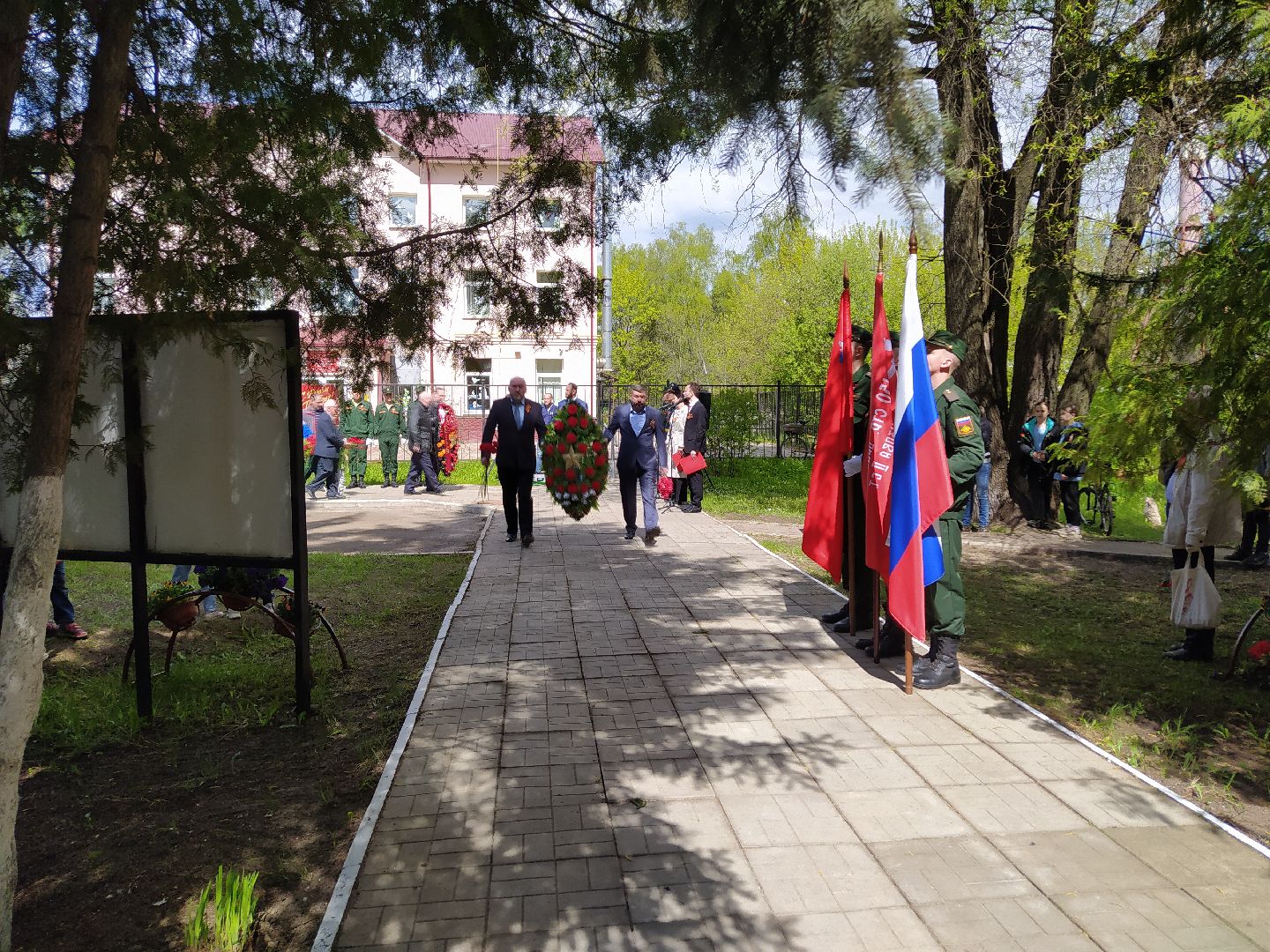 ВОВ, День Победы, памятник, цветы