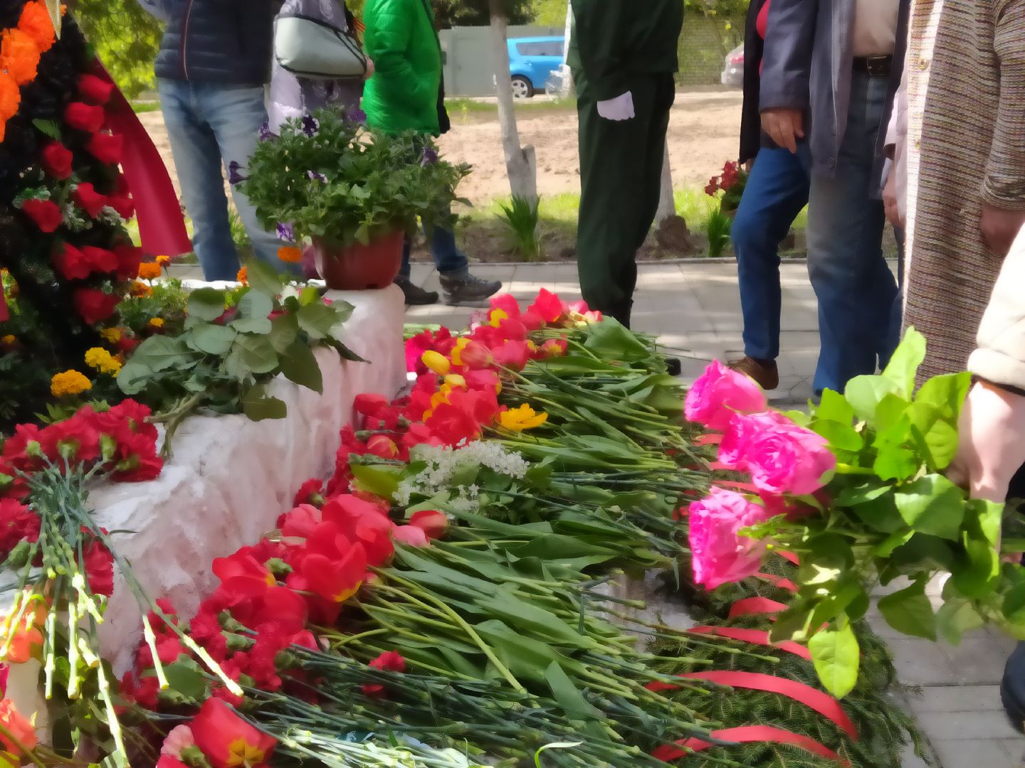 ВОВ, День Победы, памятник, цветы