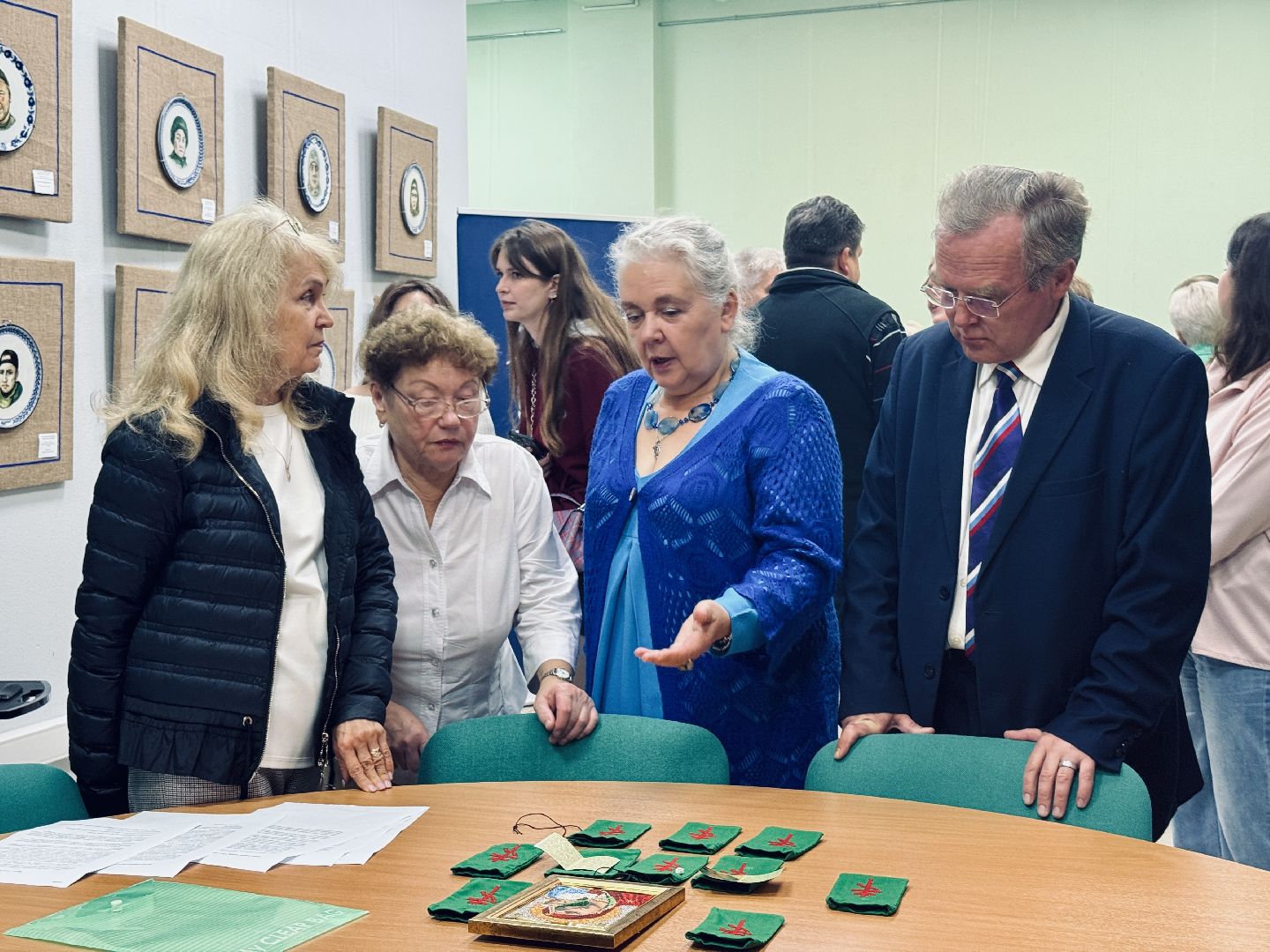 раменское, иконы, вышивка, промысел, выставка икон, необычное хобби,портретник, портретный репортаж,