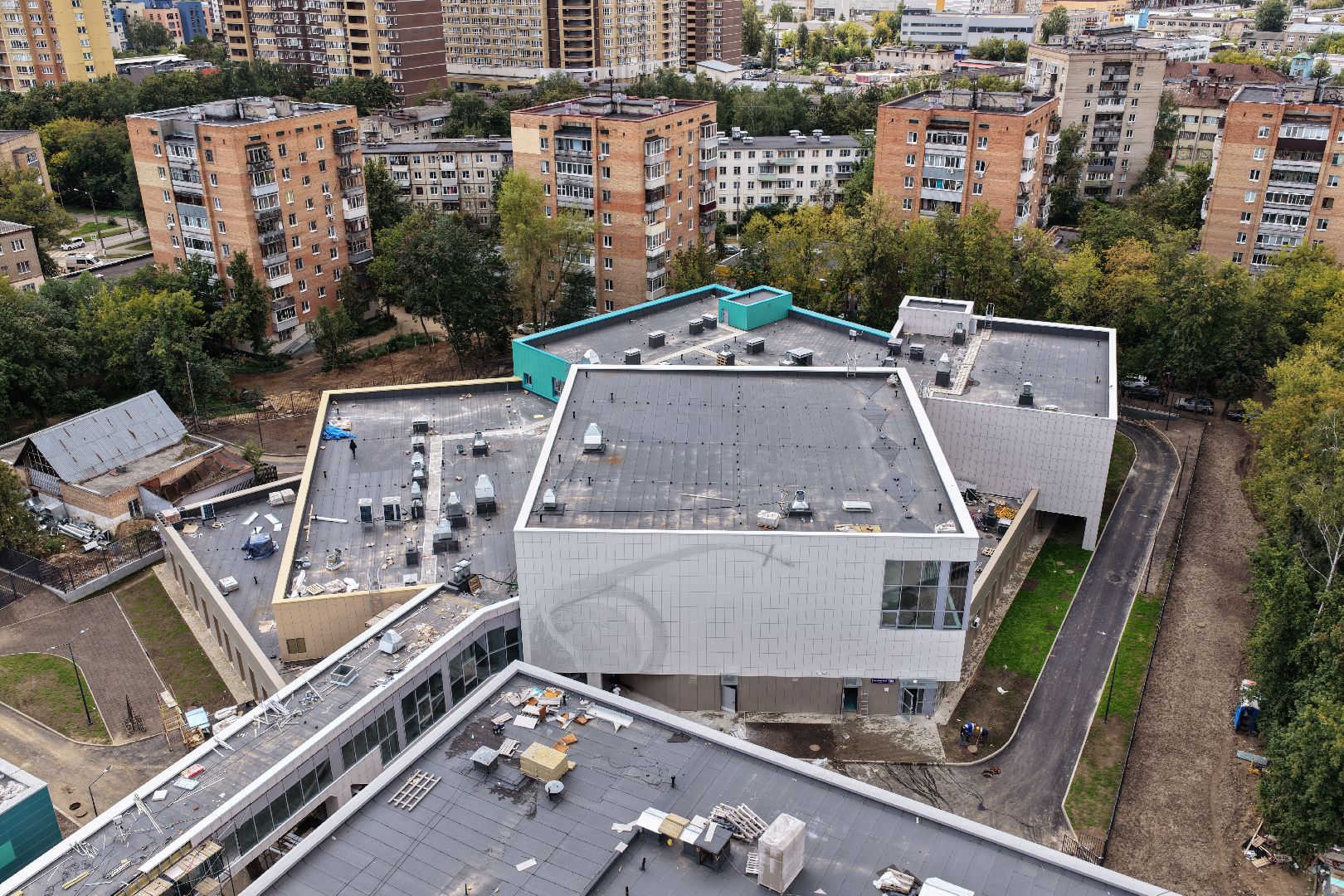 видео с коптера, школа 1 в дубне,  школа 1 в королеве, пристройка к школе 1 в королеве,