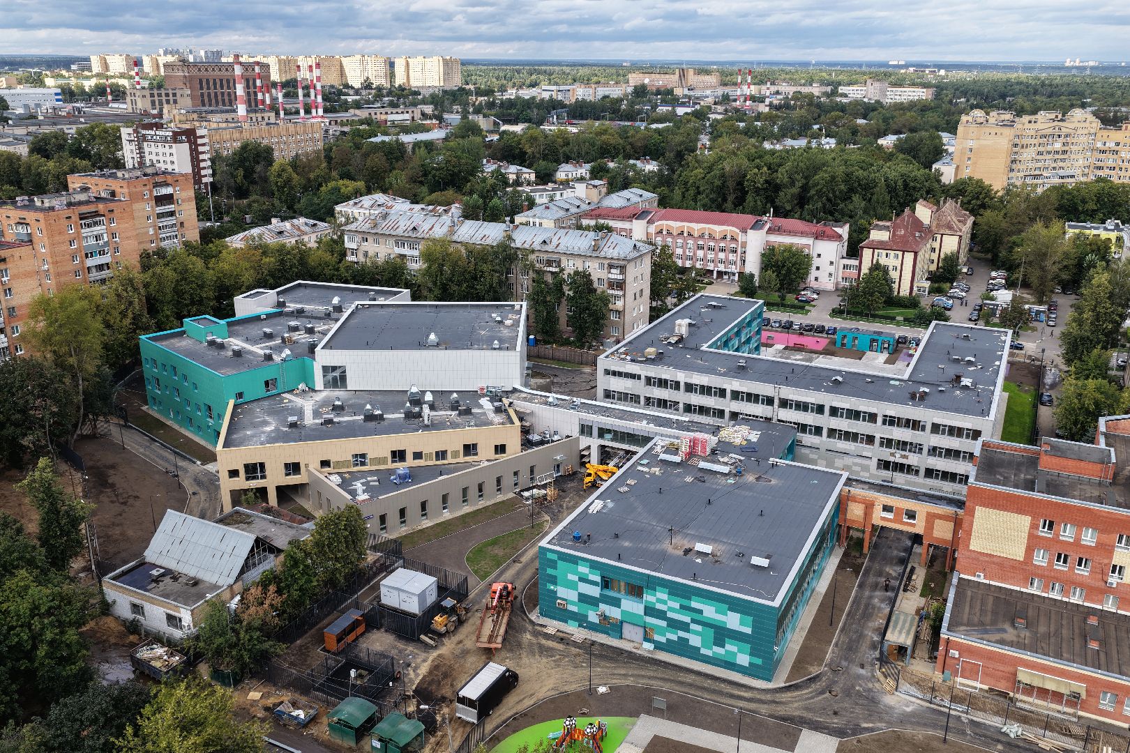 видео с коптера, школа 1 в дубне,  школа 1 в королеве, пристройка к школе 1 в королеве,