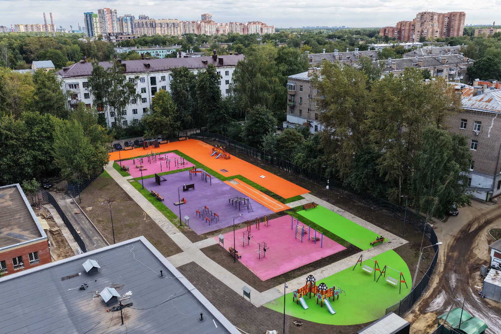 видео с коптера, школа 1 в дубне,  школа 1 в королеве, пристройка к школе 1 в королеве,