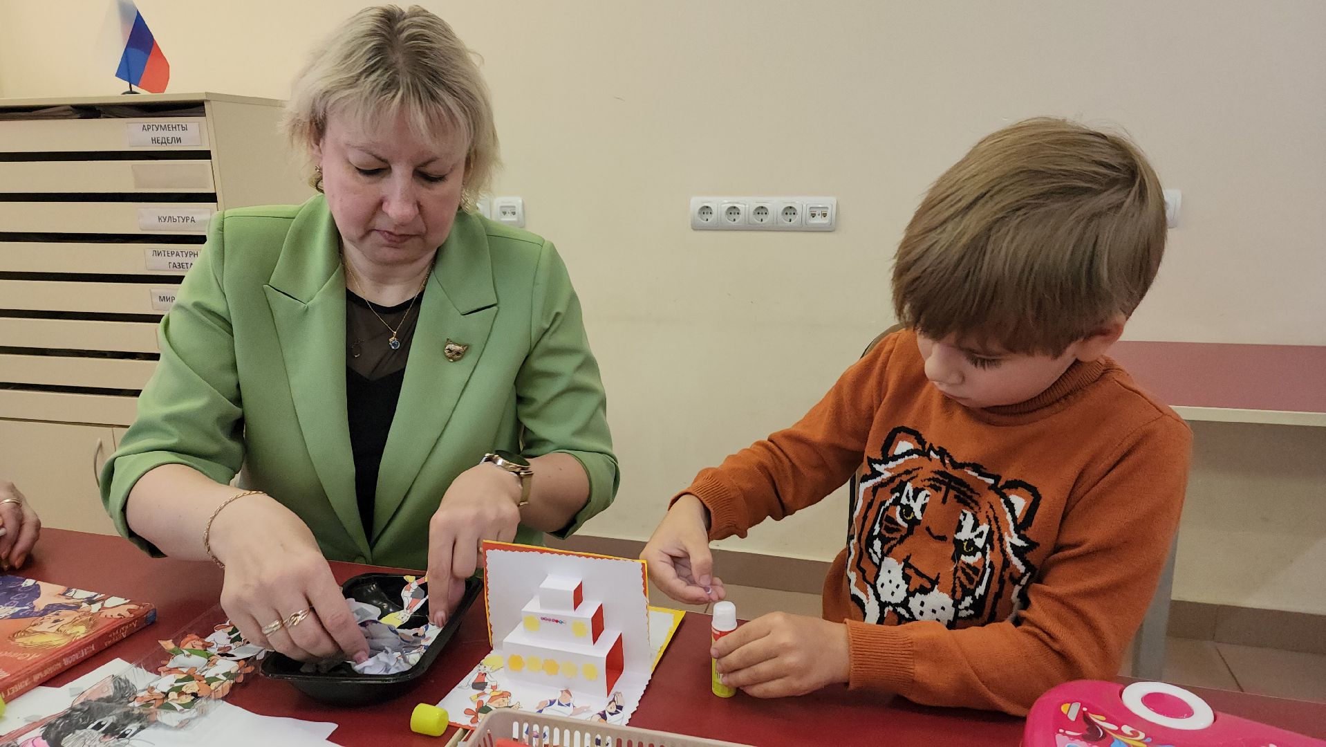 пушкино, дети, центральная библиотека, мастер-класс, открытка, малыши, книга, дети и родители,