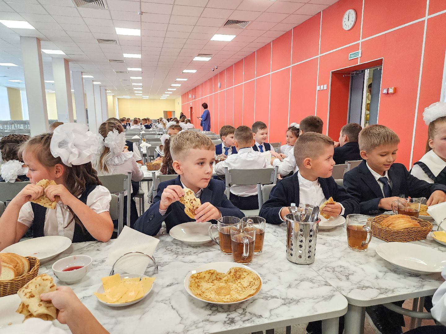 Подольск, День знаний, школа на 1100 мест, 1 сентября, Линейка,