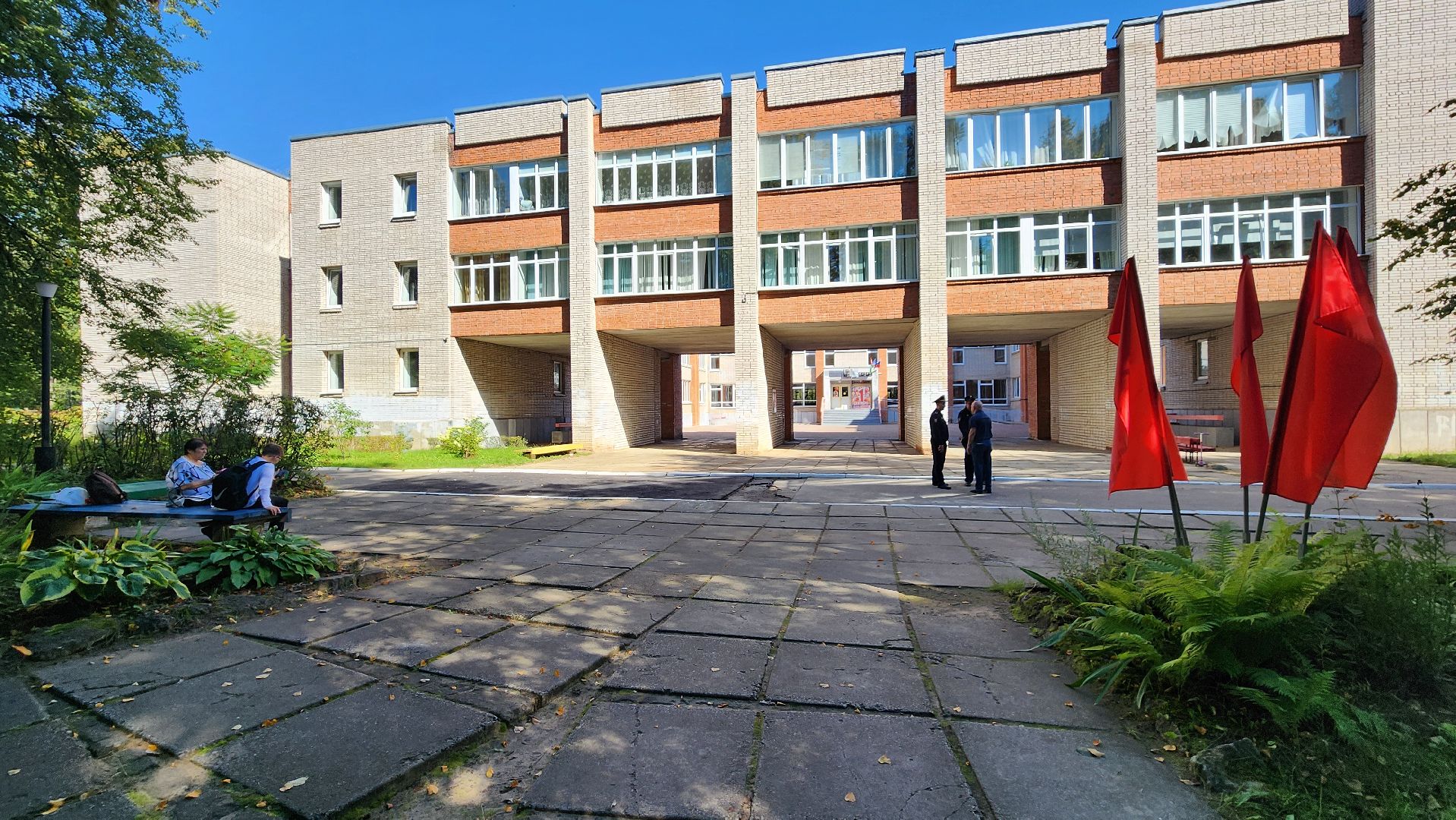 культура, гимназия протвино, выставка живописи,