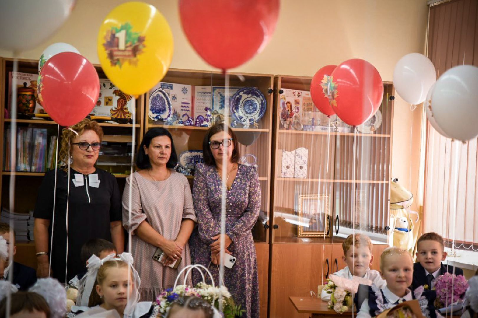 бронницы, день знаний в школе, 1 сентября , школа имени тимофеева в бронницах, дети,