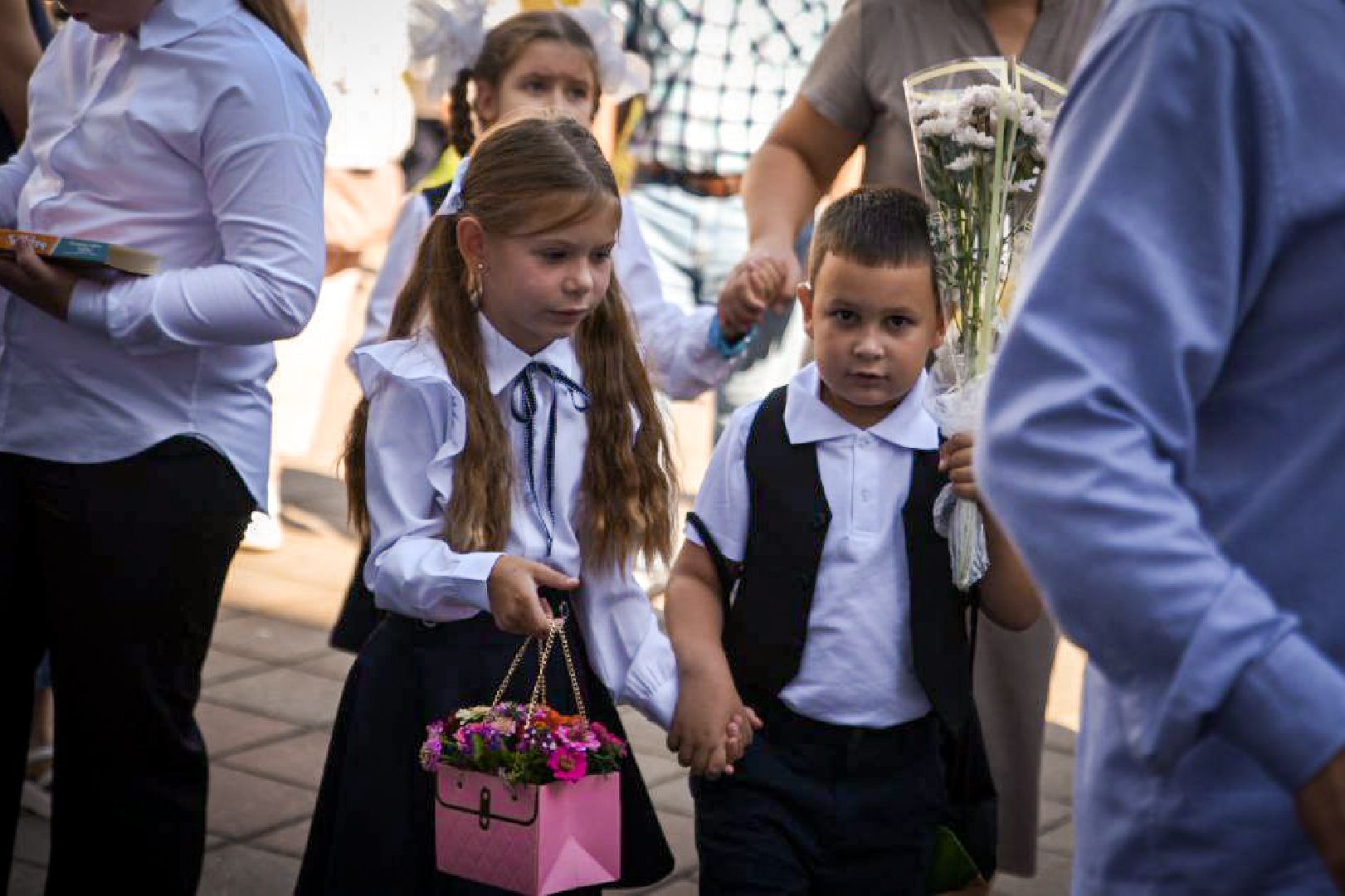 бронницы, день знаний в школе, 1 сентября , школа имени тимофеева в бронницах, дети,