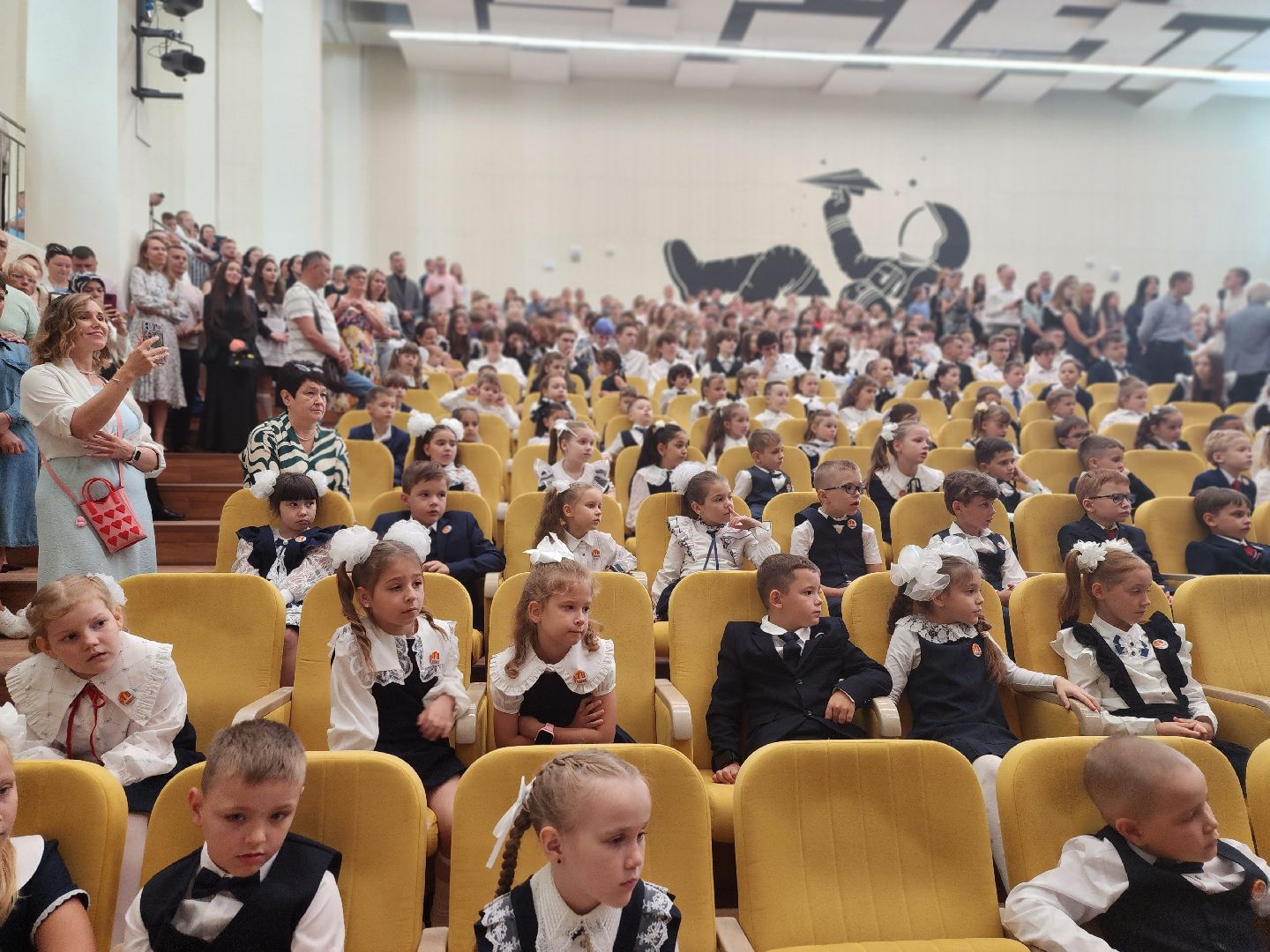 королёв, школа 1 в королеве, день знаний , новые педагоги ,