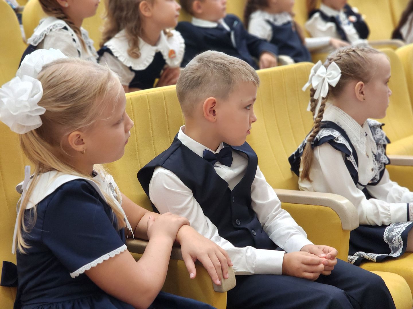 королёв, школа 1 в королеве, день знаний , новые педагоги ,