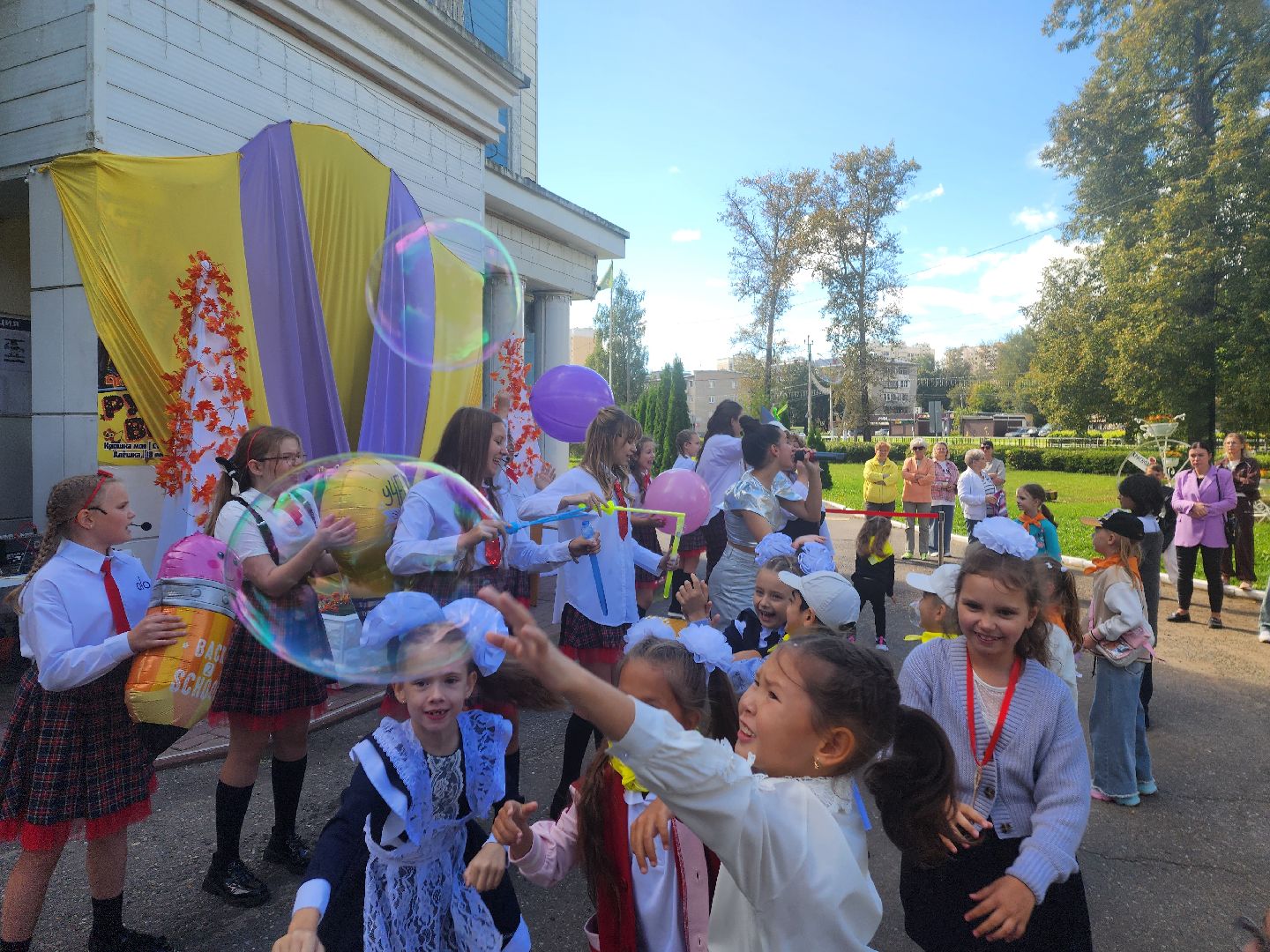 красноармейск, городской округ пушкинский, день знаний, первоклассники,