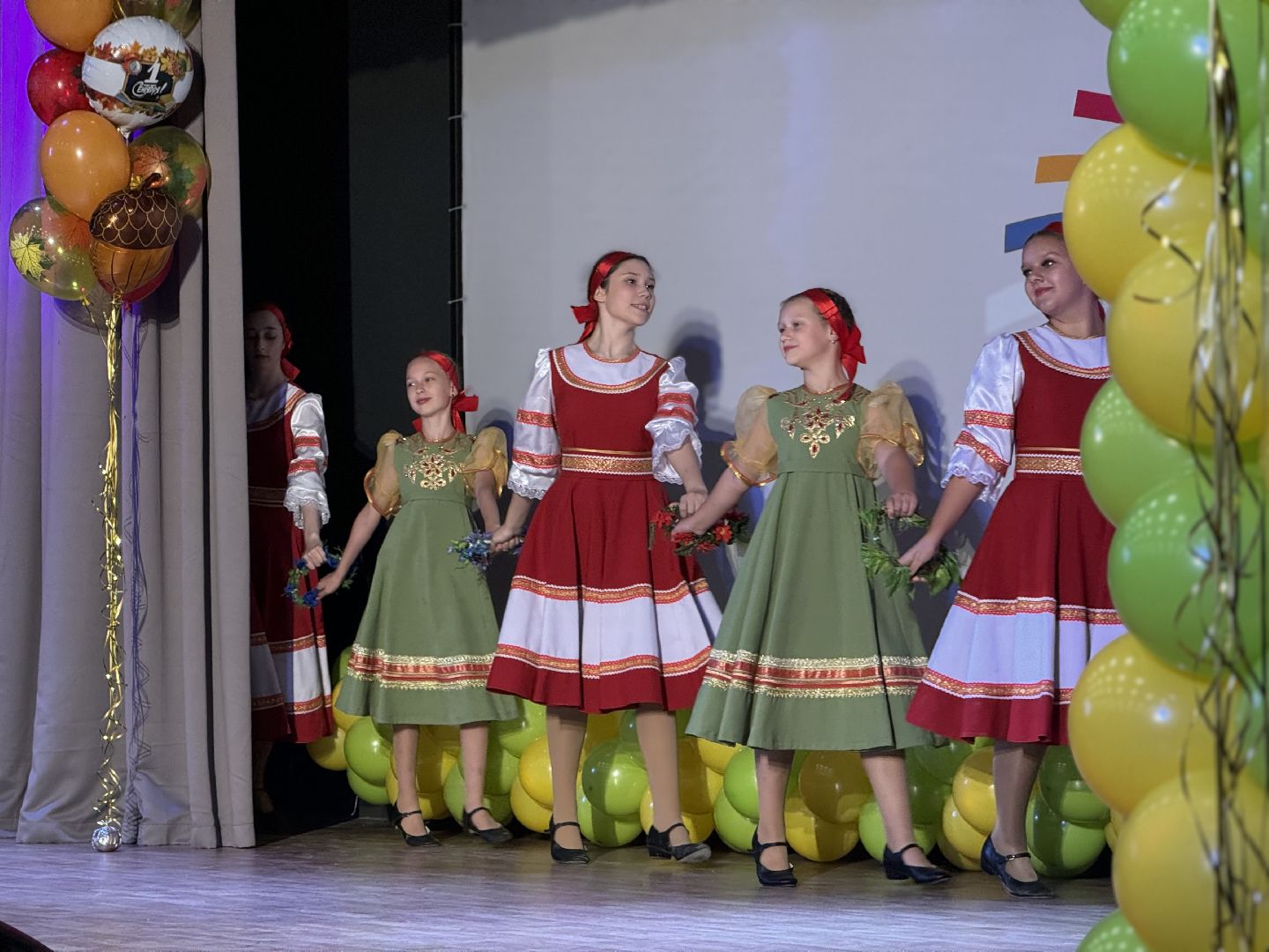 жк римский,  новая школа, ленинский городской округ, 1 сентября, первоклассники, линейка,