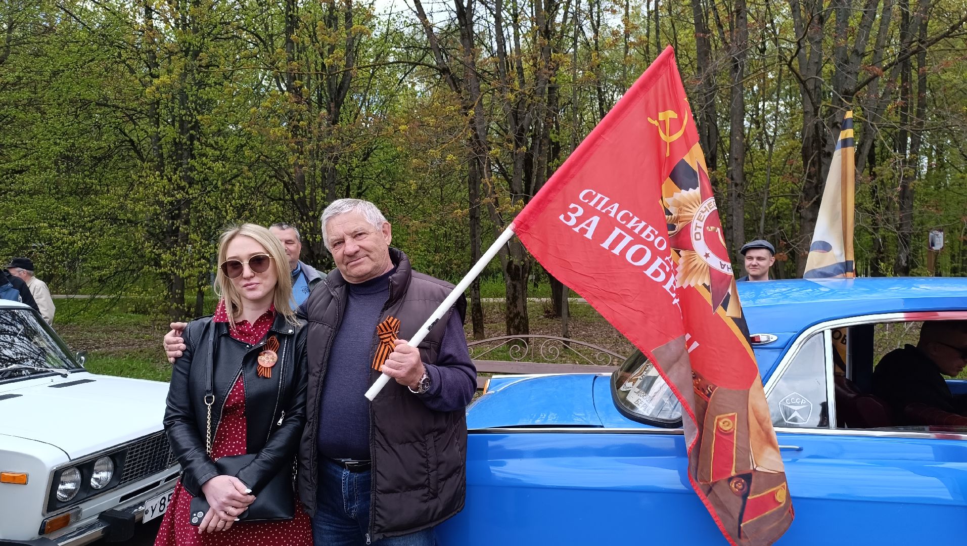 Лобня, митинг, цветы