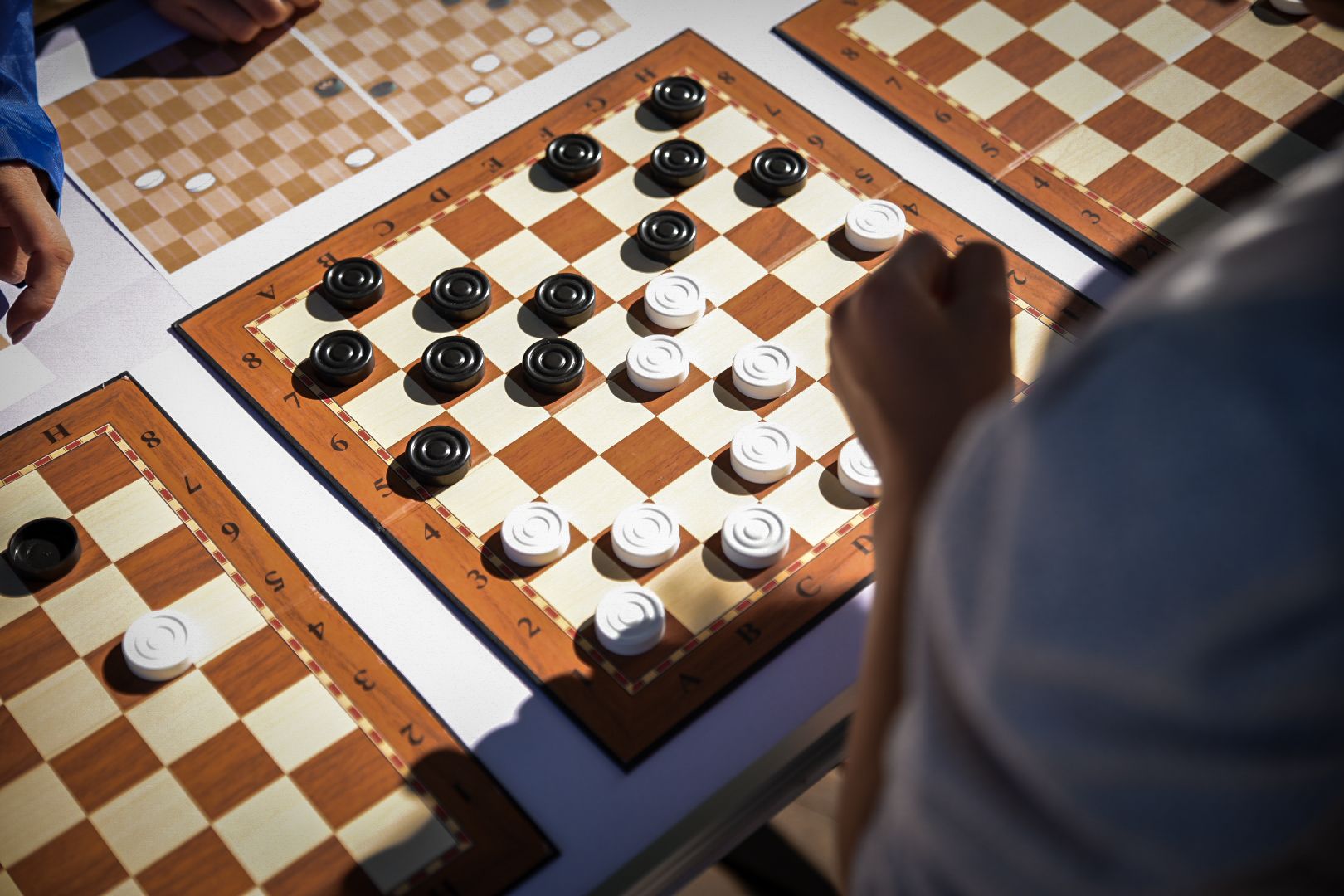 бронницы, парк бронницкий луг, день знаний в парке , дети, шашки в бронницах,