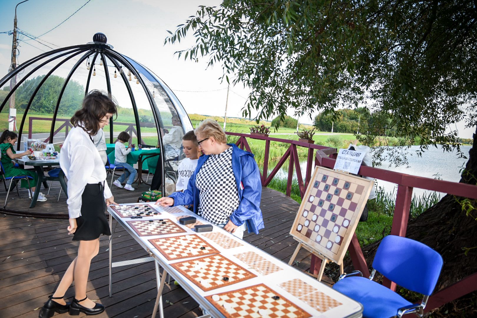 бронницы, парк бронницкий луг, день знаний в парке , дети, шашки в бронницах,