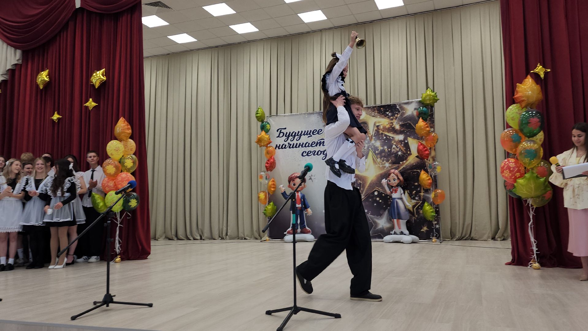 1 сентября, ашукино, капремонт школы, нацпроект, первоклассники, ашукинский образовательный комплекс,дети и родители, ученики, линейка, день знаний в школе,праздник,торжественная линейка,