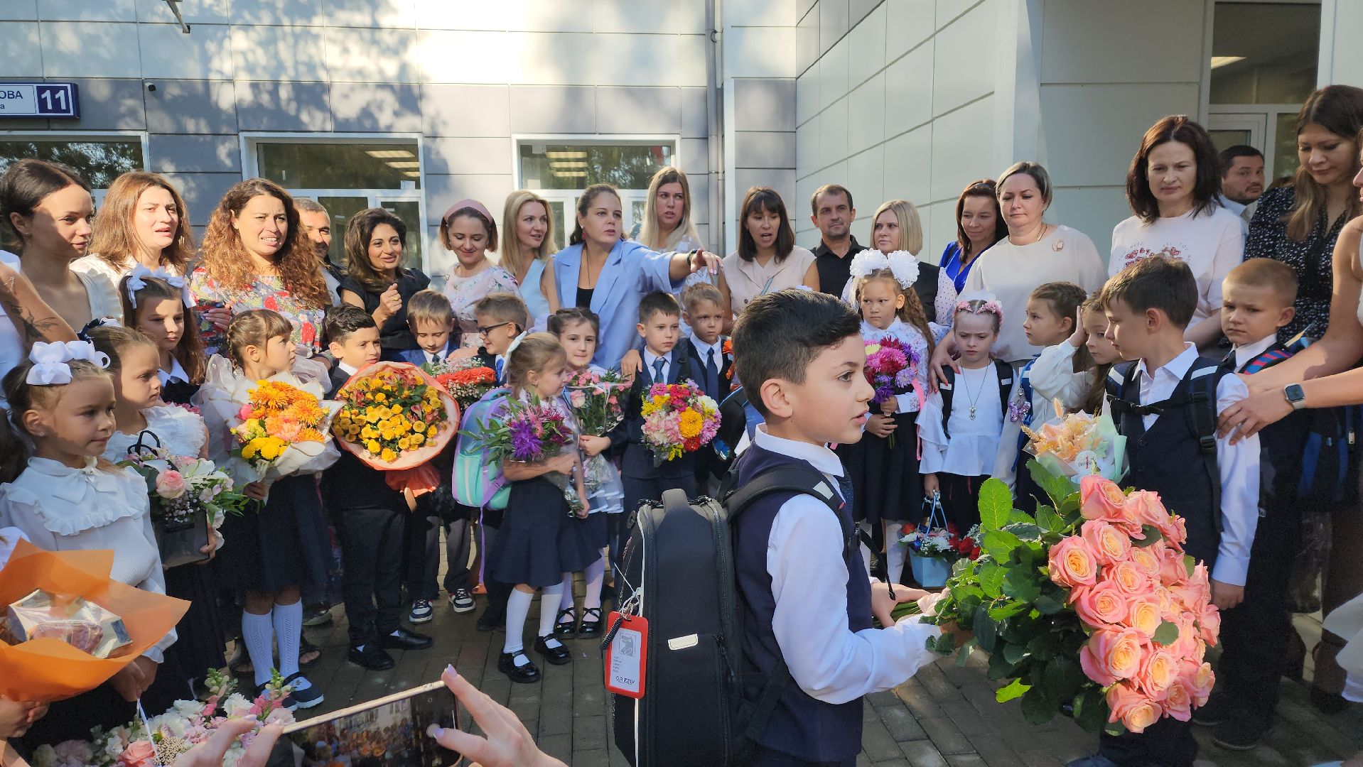 1 сентября, ашукино, капремонт школы, нацпроект, первоклассники, ашукинский образовательный комплекс,дети и родители, ученики, линейка, день знаний в школе,праздник,торжественная линейка,