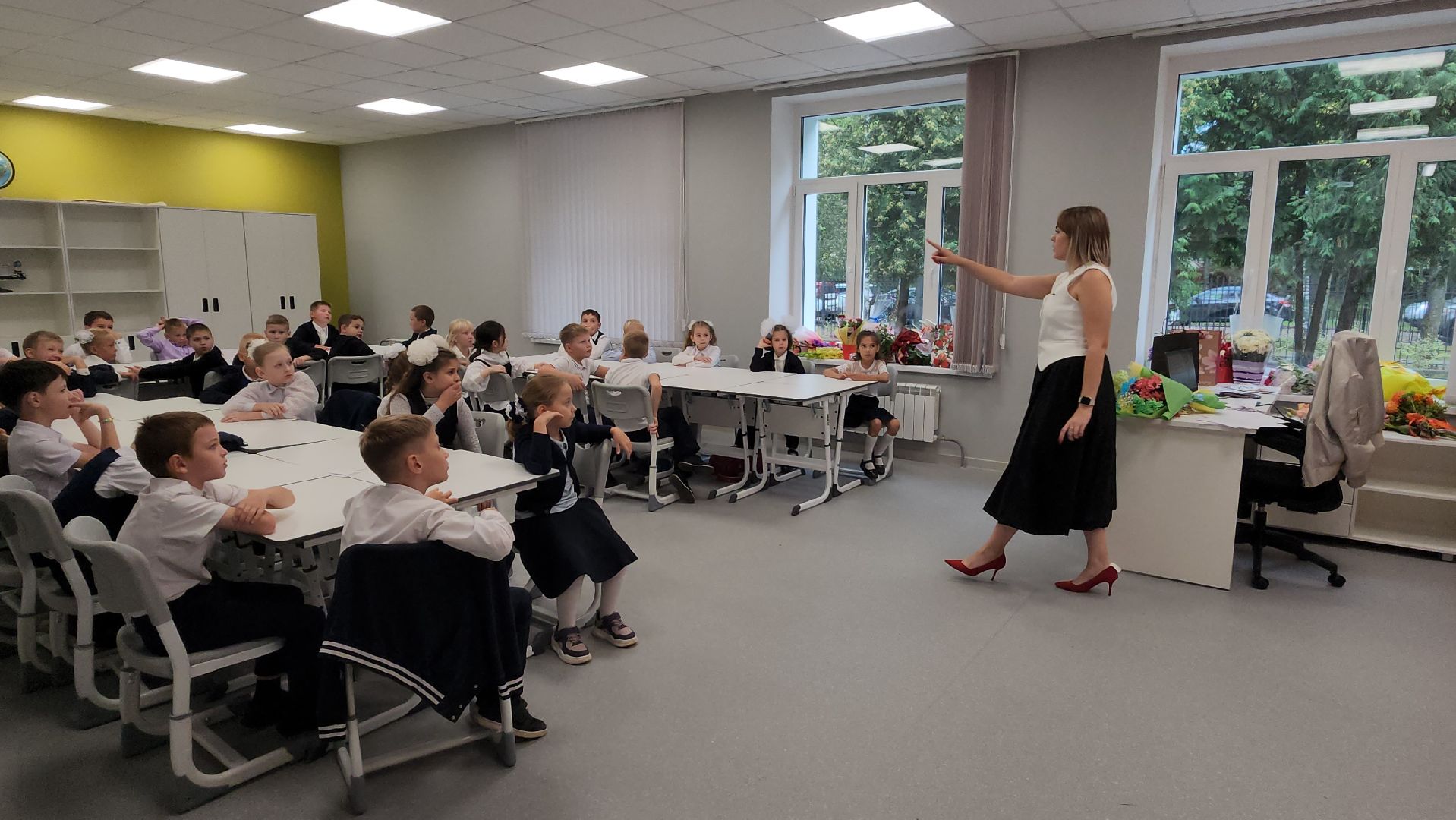 ашукино, ремонт школы, ашукинский образовательный комплекс, дети, день знаний, классный час,новое оборудование,кабинет, интерактивная доска,новая мебель,1 сентября,