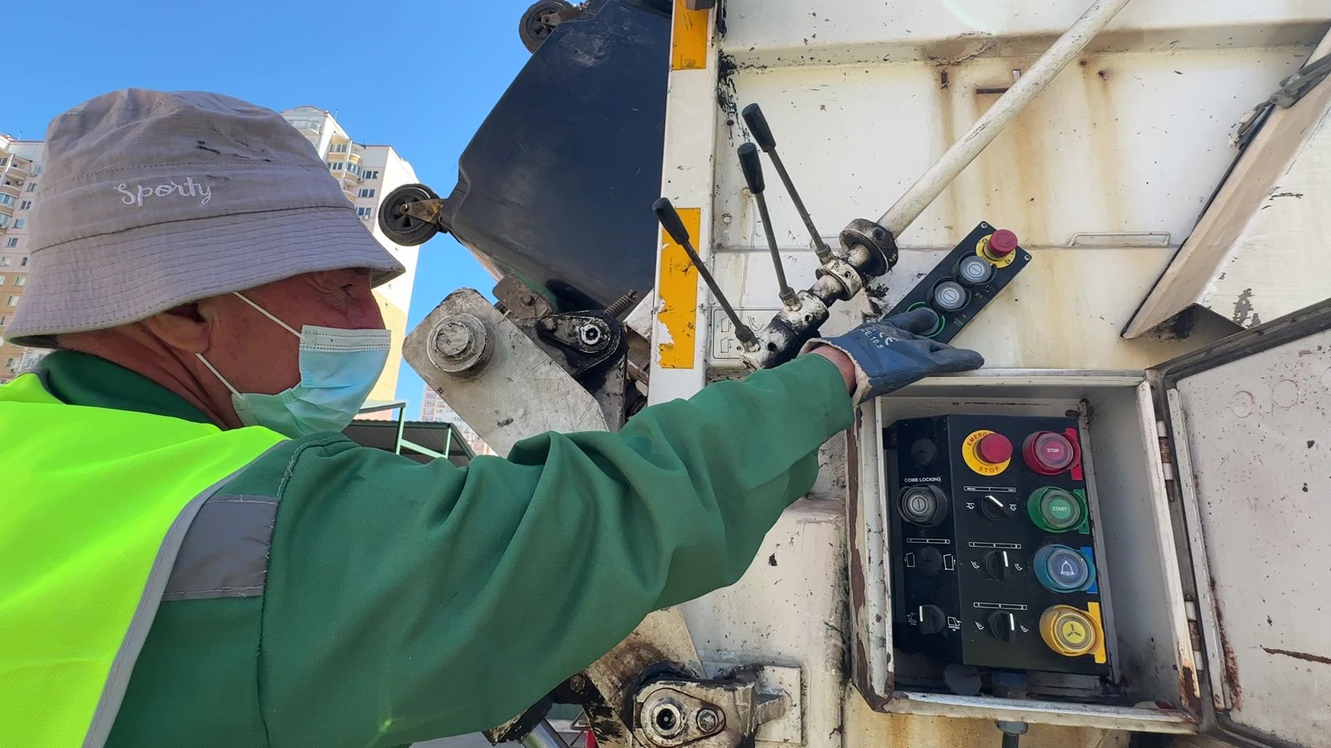 Реутов, ЖКХ, оплата коммунальных услуг, вывоз мусора, судебные приставы,