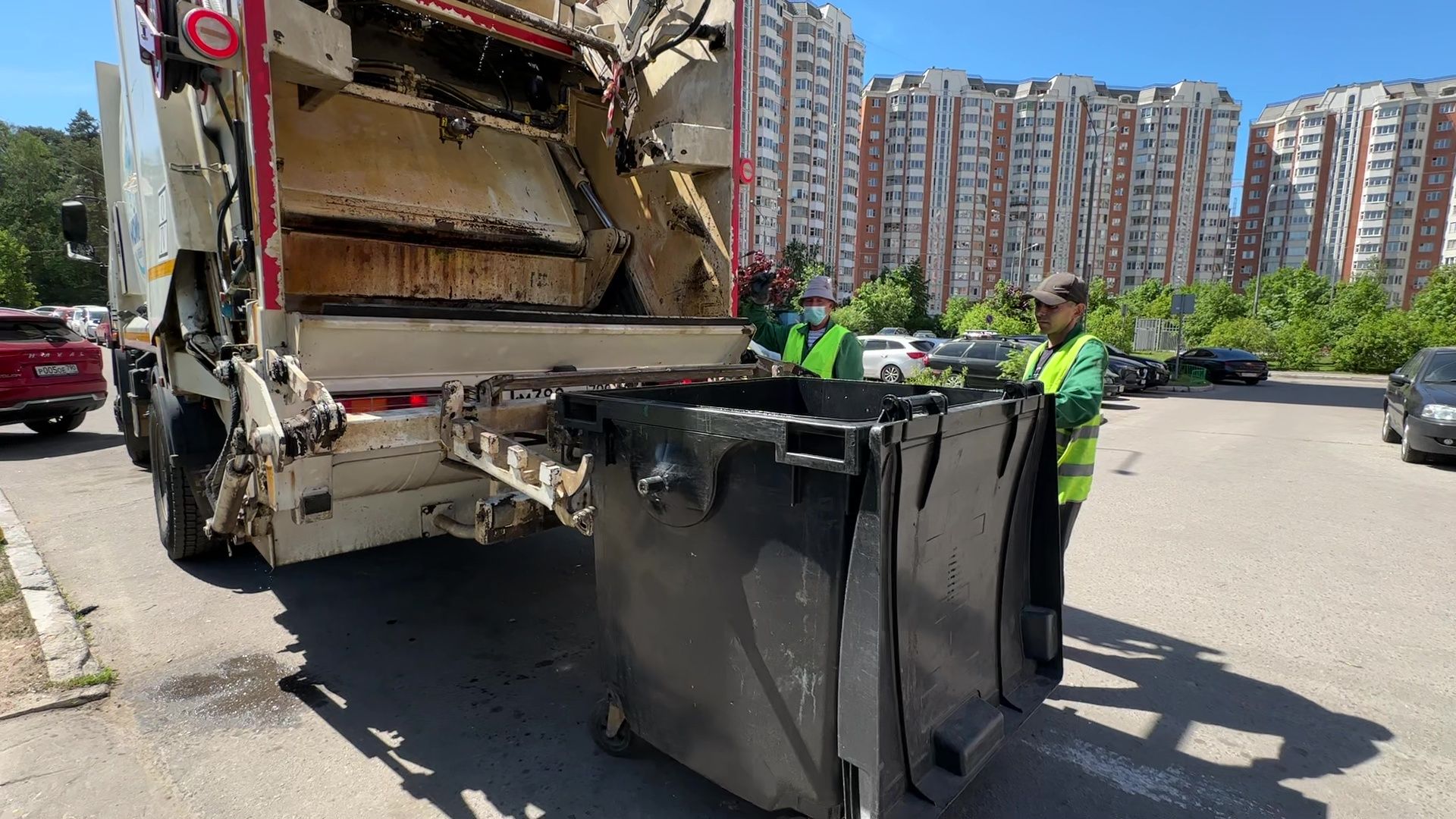Реутов, ЖКХ, оплата коммунальных услуг, вывоз мусора, судебные приставы,
