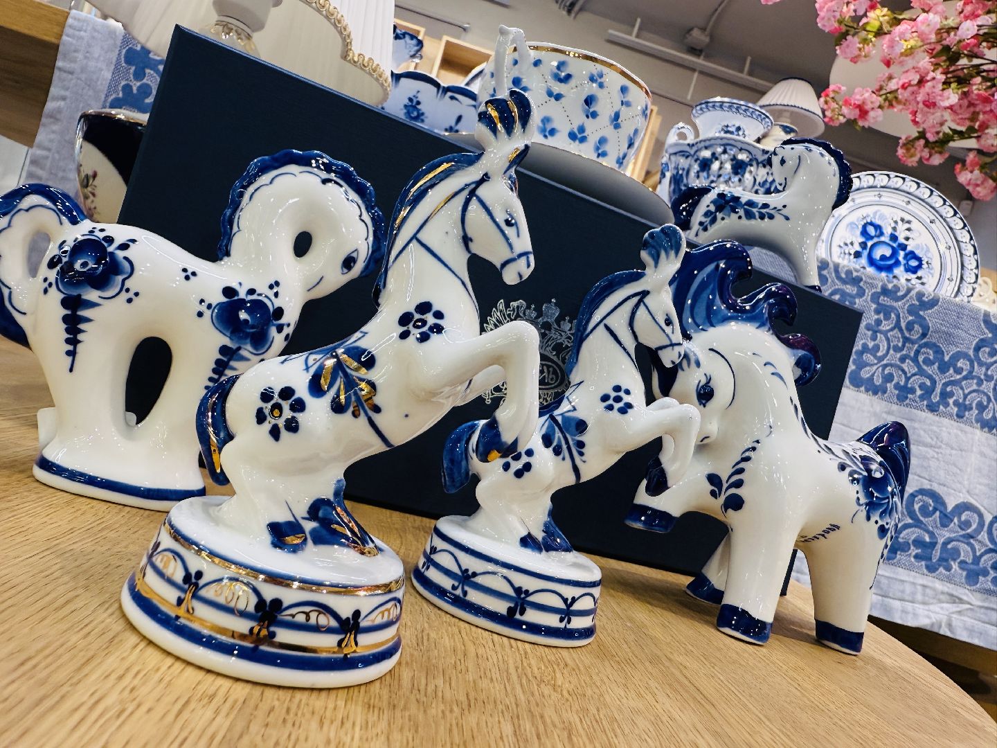 гжель, сувенир, новый год, год лошади, объединение гжель,