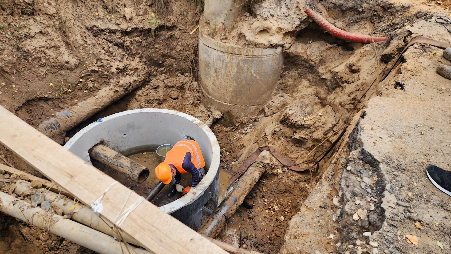 истра, жкх,ремонт трубопровода,