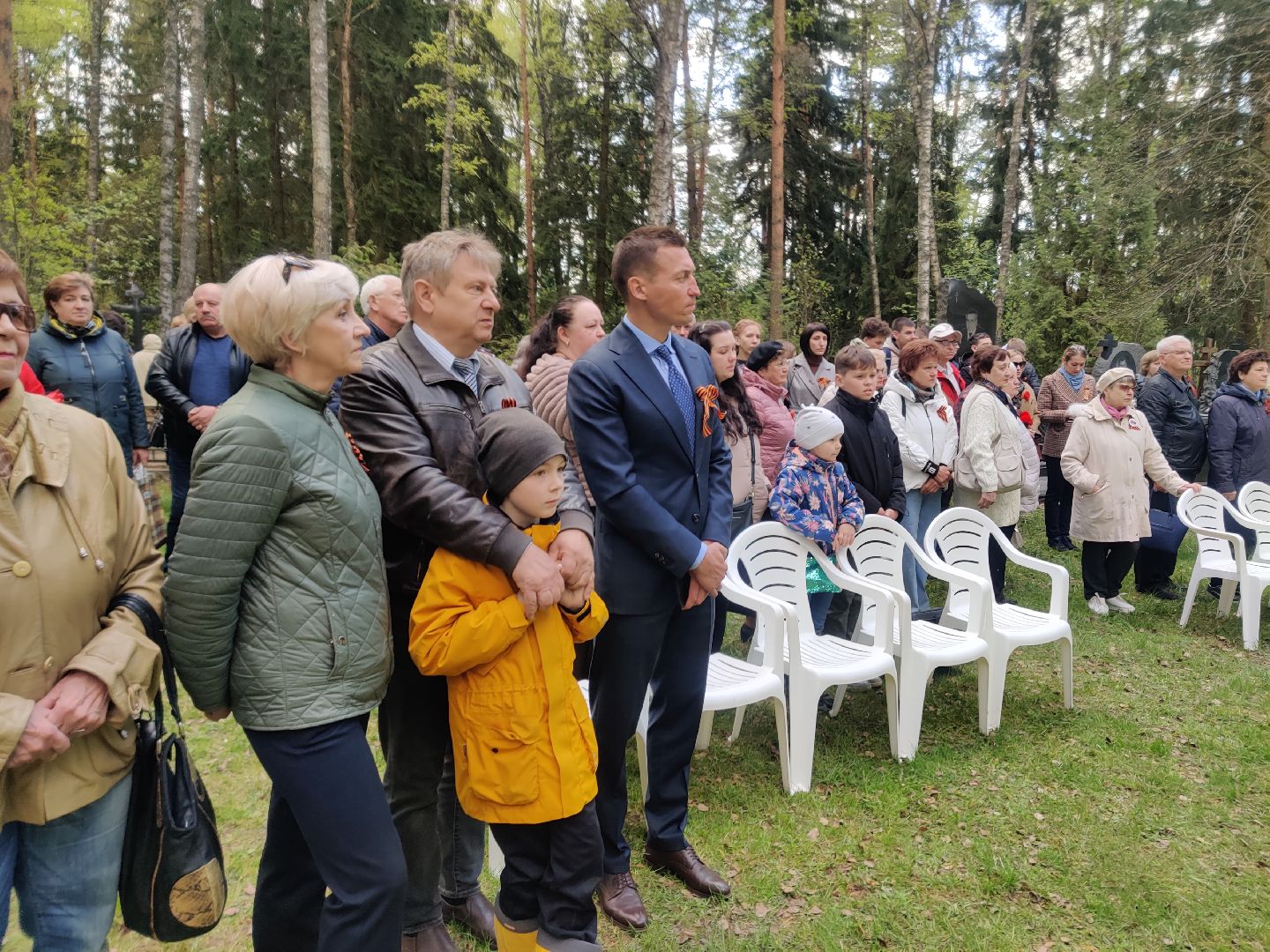 Красноармейск, Пушкинский, День Победы, памятник погибшим лётчикам, возложение цветовов