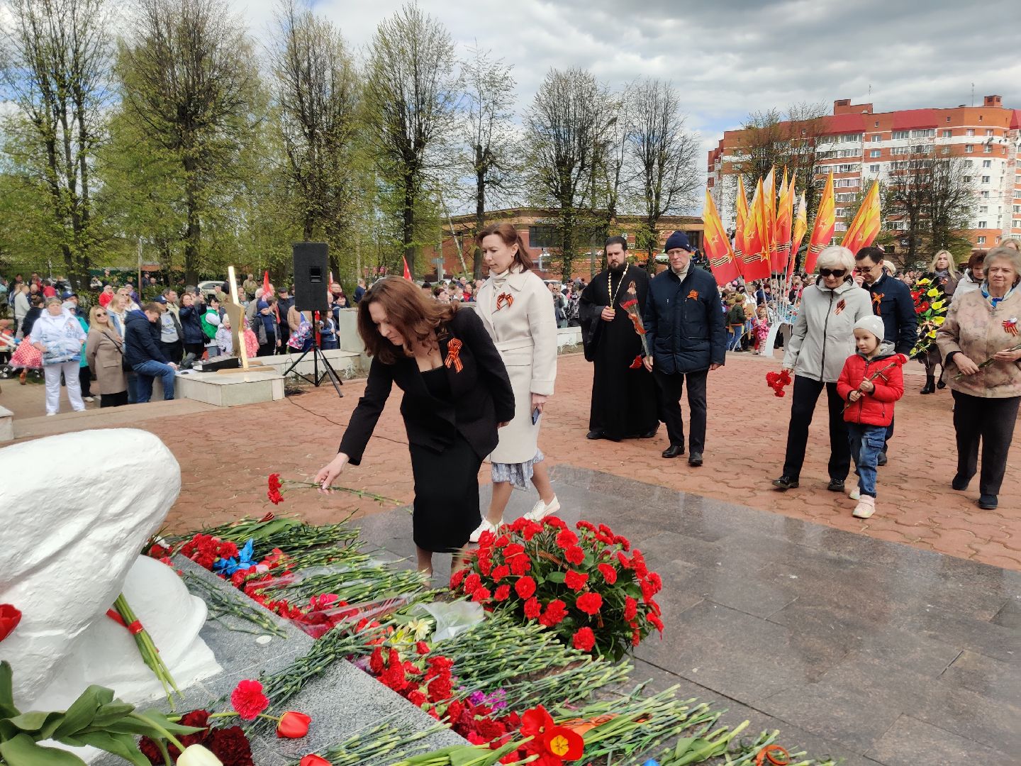 Красноармейск, Пушкинский, День Победы, Плошадь Победы, возложение цветов