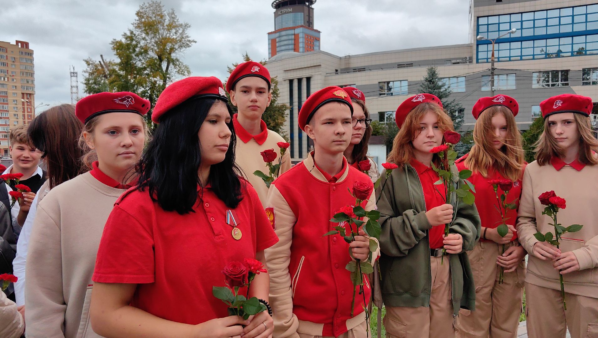 возложение цветов, вечный огонь, мемориал, юнармейцы, Беслан, митинг,  теракт,
