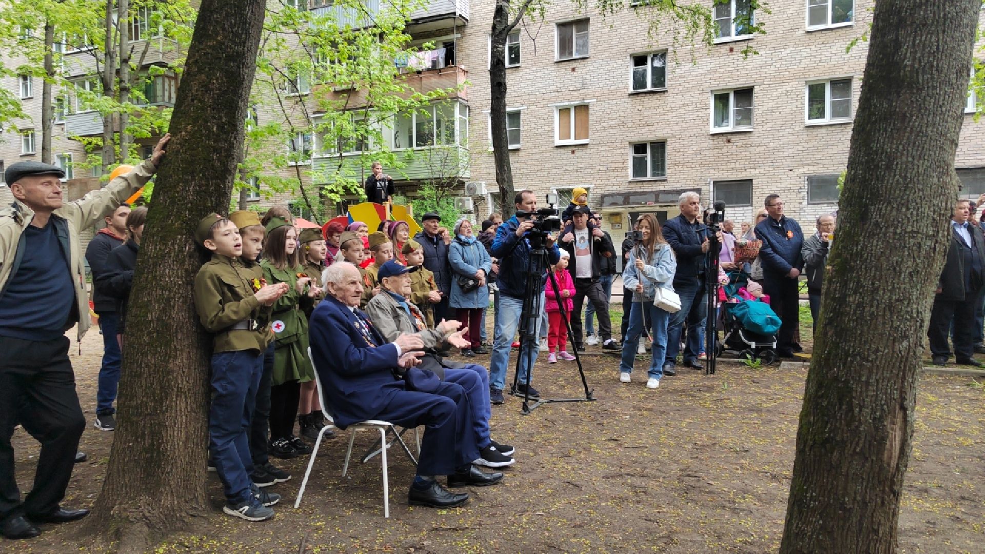 Пушкино, 9 мая, День Победы, мы помним, ВОВ, ветераны, Поем во дворах